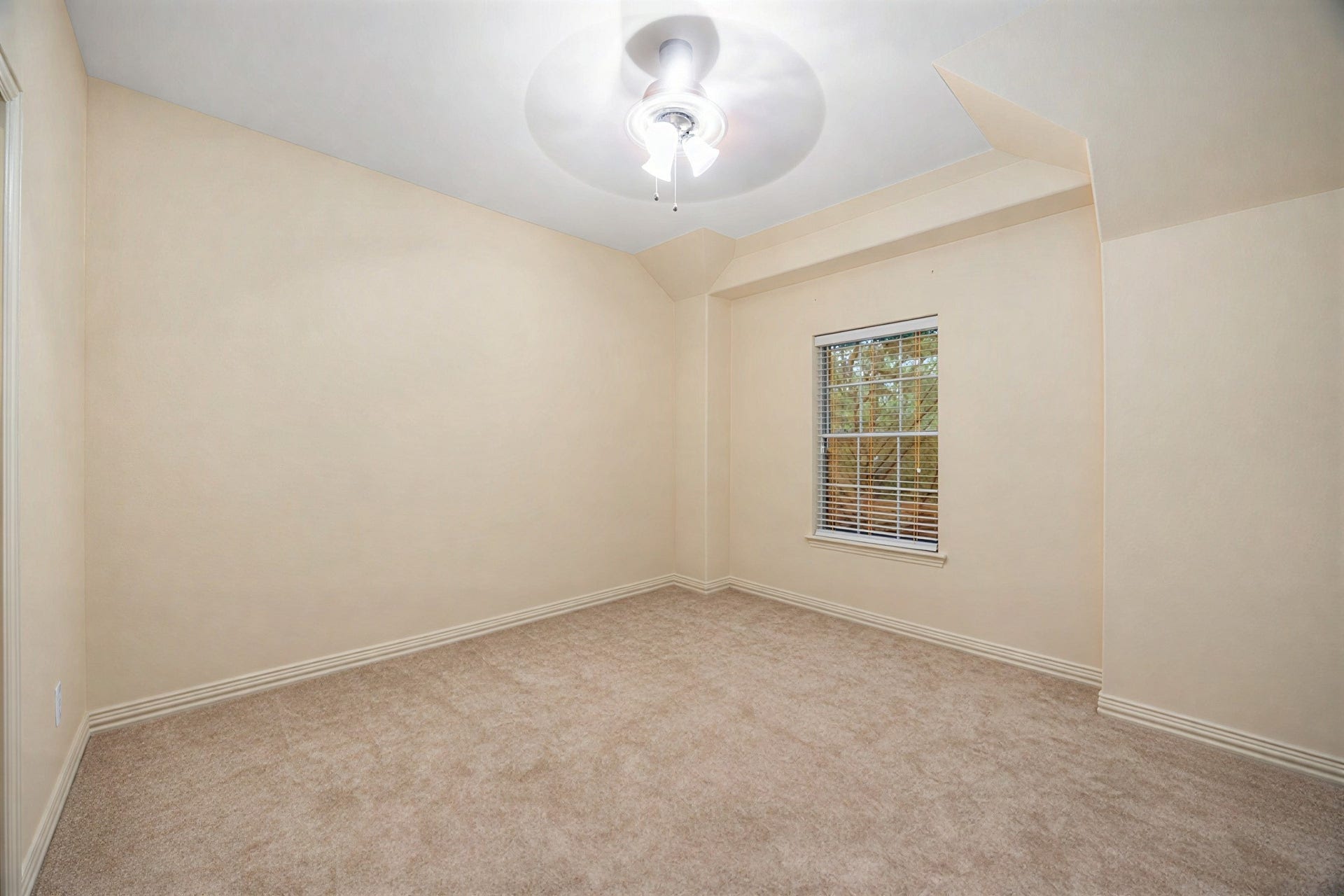 54 Ginger Jar Street, The Woodlands, TX 77382 54 Ginger Jar Street, The Woodlands, TX 77382