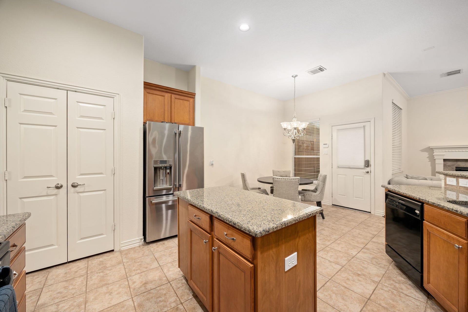 54 Ginger Jar Street, The Woodlands, TX 77382 54 Ginger Jar Street, The Woodlands, TX 77382