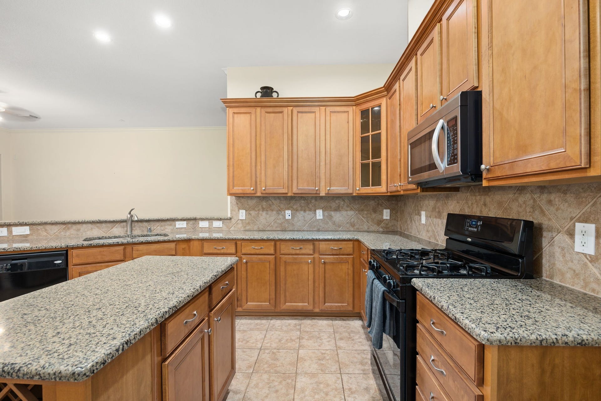 54 Ginger Jar Street, The Woodlands, TX 77382 54 Ginger Jar Street, The Woodlands, TX 77382