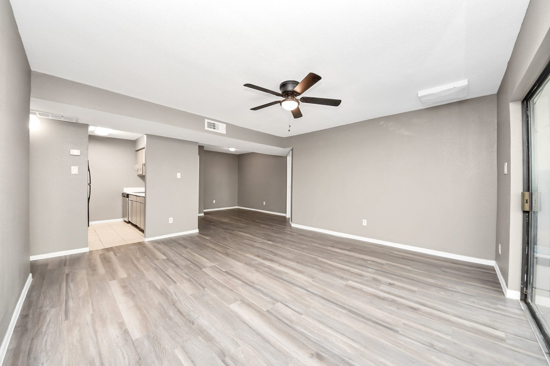 3105 Walnut Bend Ln, #32, Houston, TX 77042