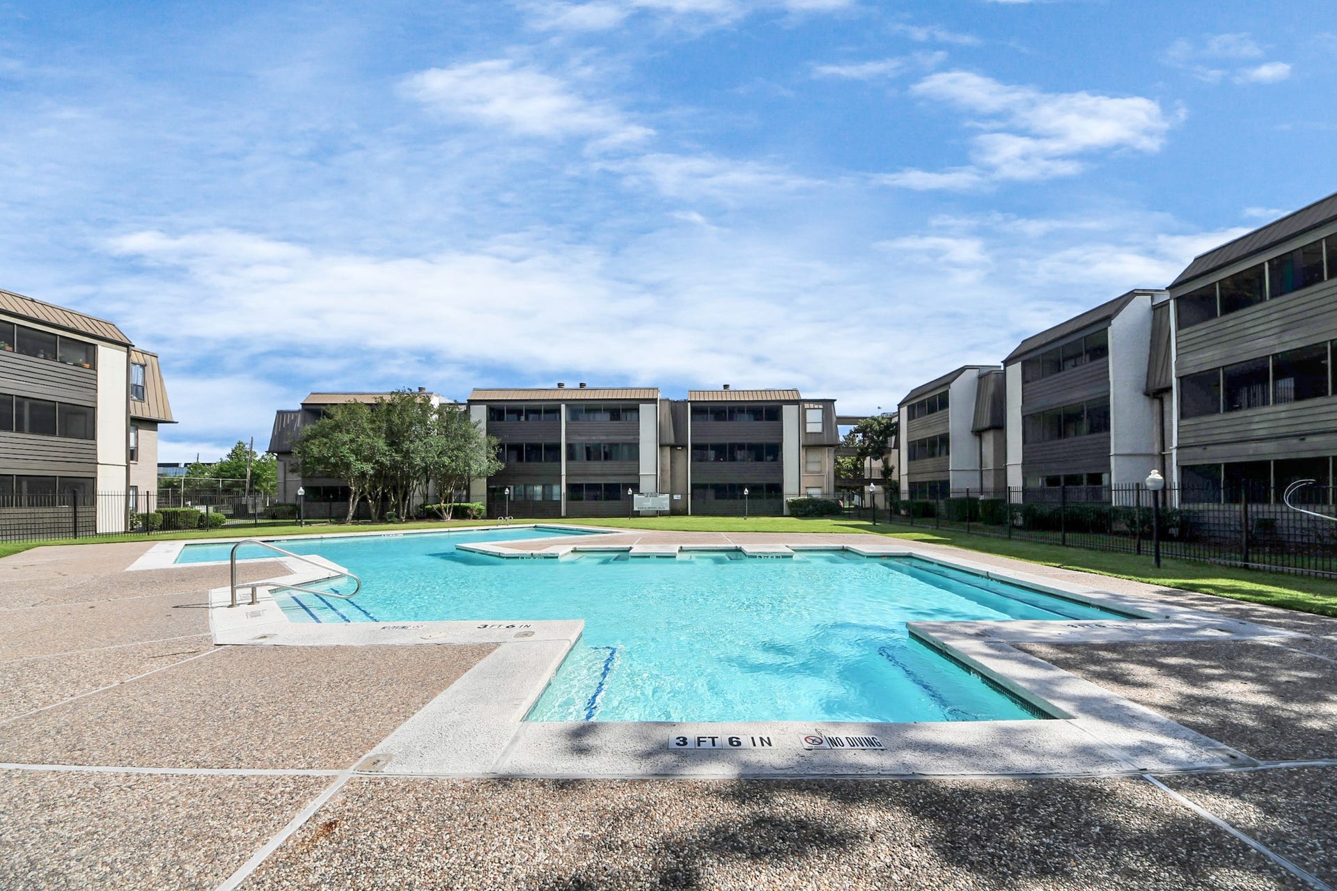 3105 Walnut Bend Ln, #32, Houston, TX 77042