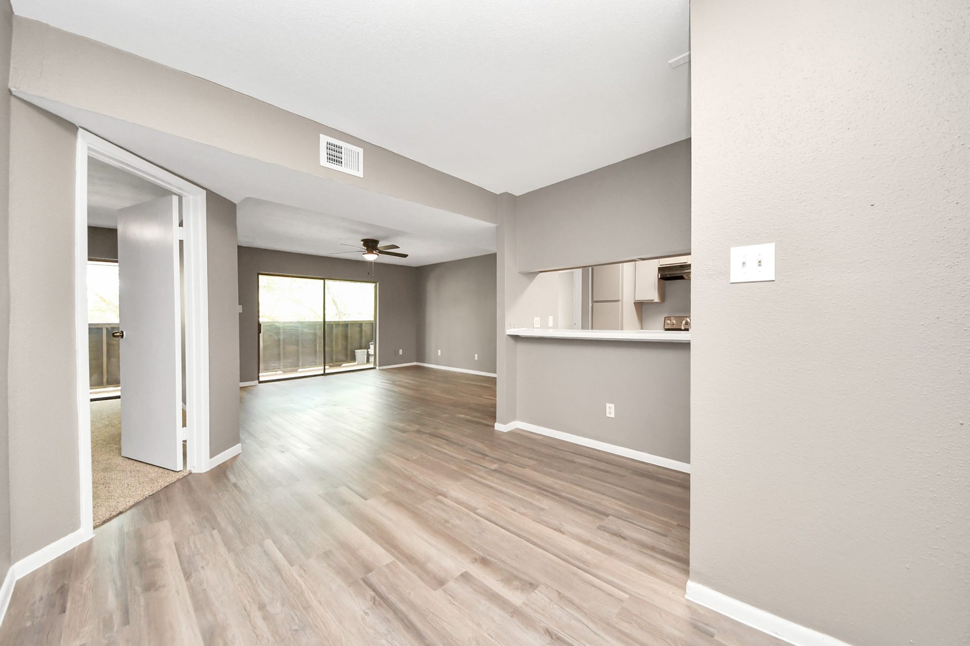 3105 Walnut Bend Ln, #32, Houston, TX 77042