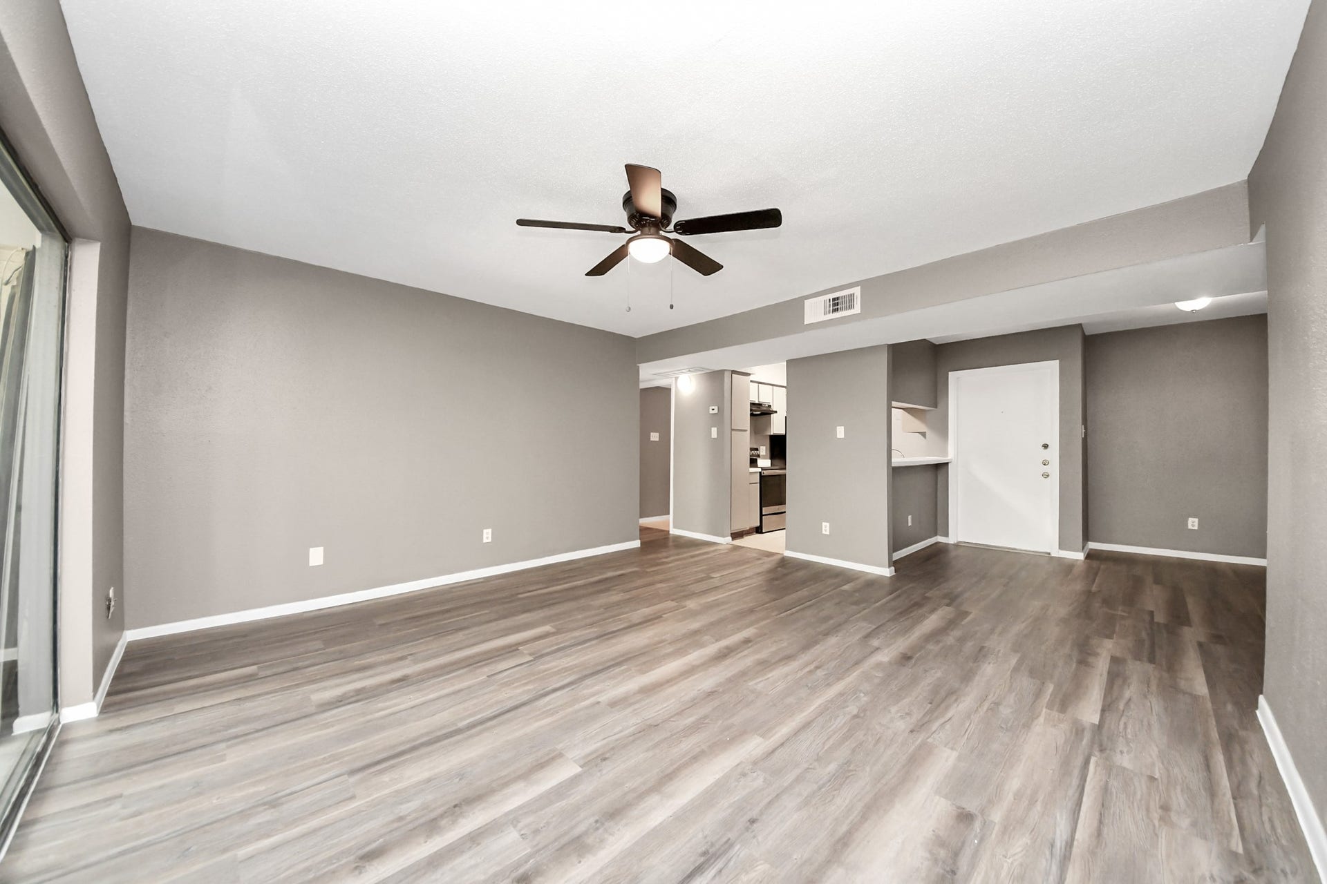 3105 Walnut Bend Ln, #32, Houston, TX 77042