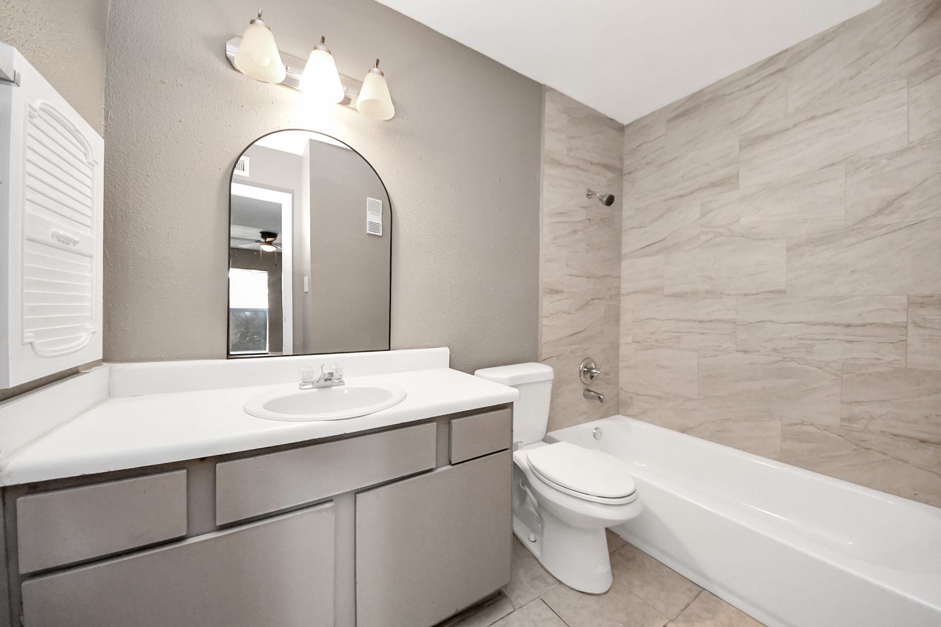 3105 Walnut Bend Ln, #32, Houston, TX 77042