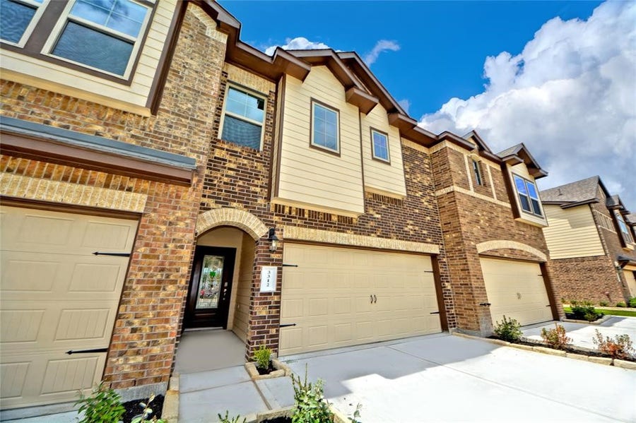 Property photo for 3332 Rainflower Springs Lane, Rosenberg, TX