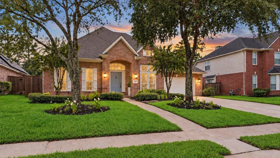 Property photo for 7406 Stonebridge Creek Lane, Humble, TX