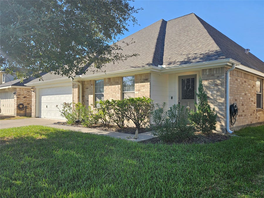 Property photo for 2205 Sugar Hill Drive, Deer Park, TX