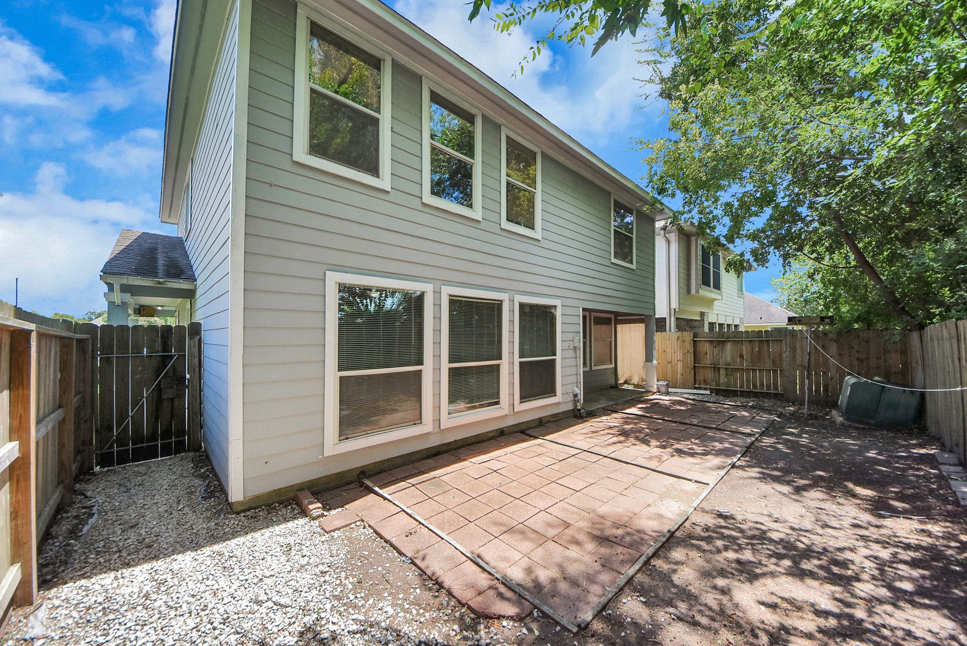 3006 Palace Oaks Drive, Houston, TX 77082 Enjoy a low-maintenance backyard with plenty of potential to create your own relaxing outdoor space.