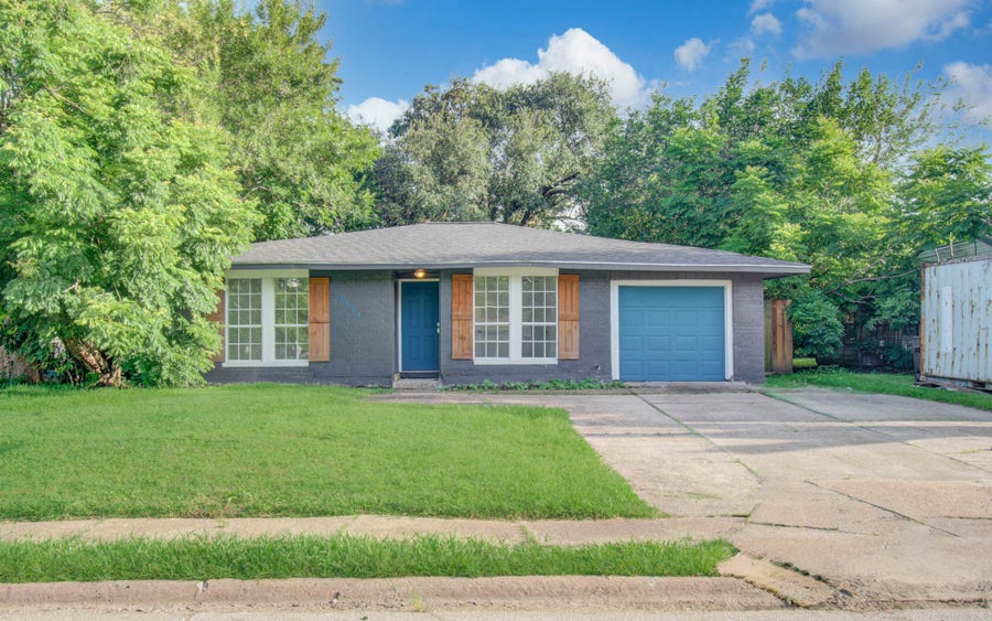 Property photo for 5634 Ridgeway Drive, Houston, TX