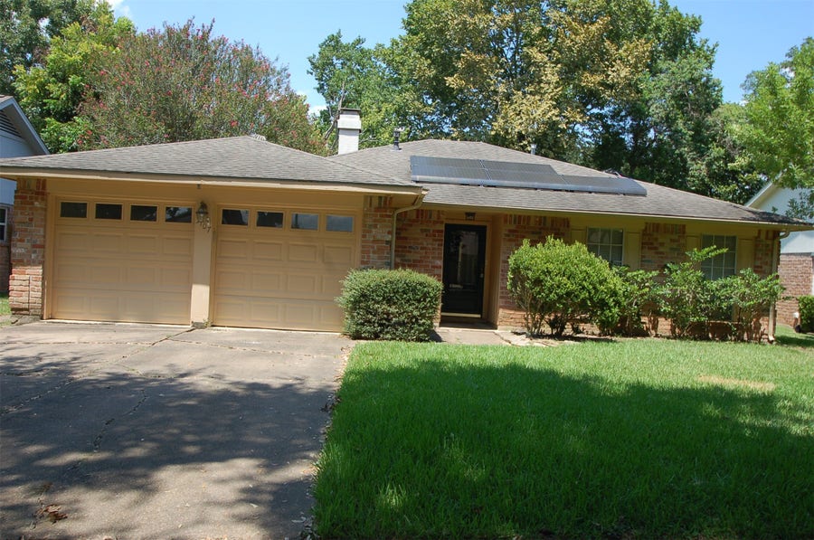 Property photo for 3107 Jenny Drive, Sugar Land, TX