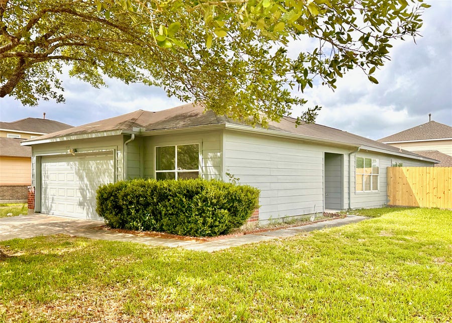 Property photo for 8202 Radial Court, Rosharon, TX