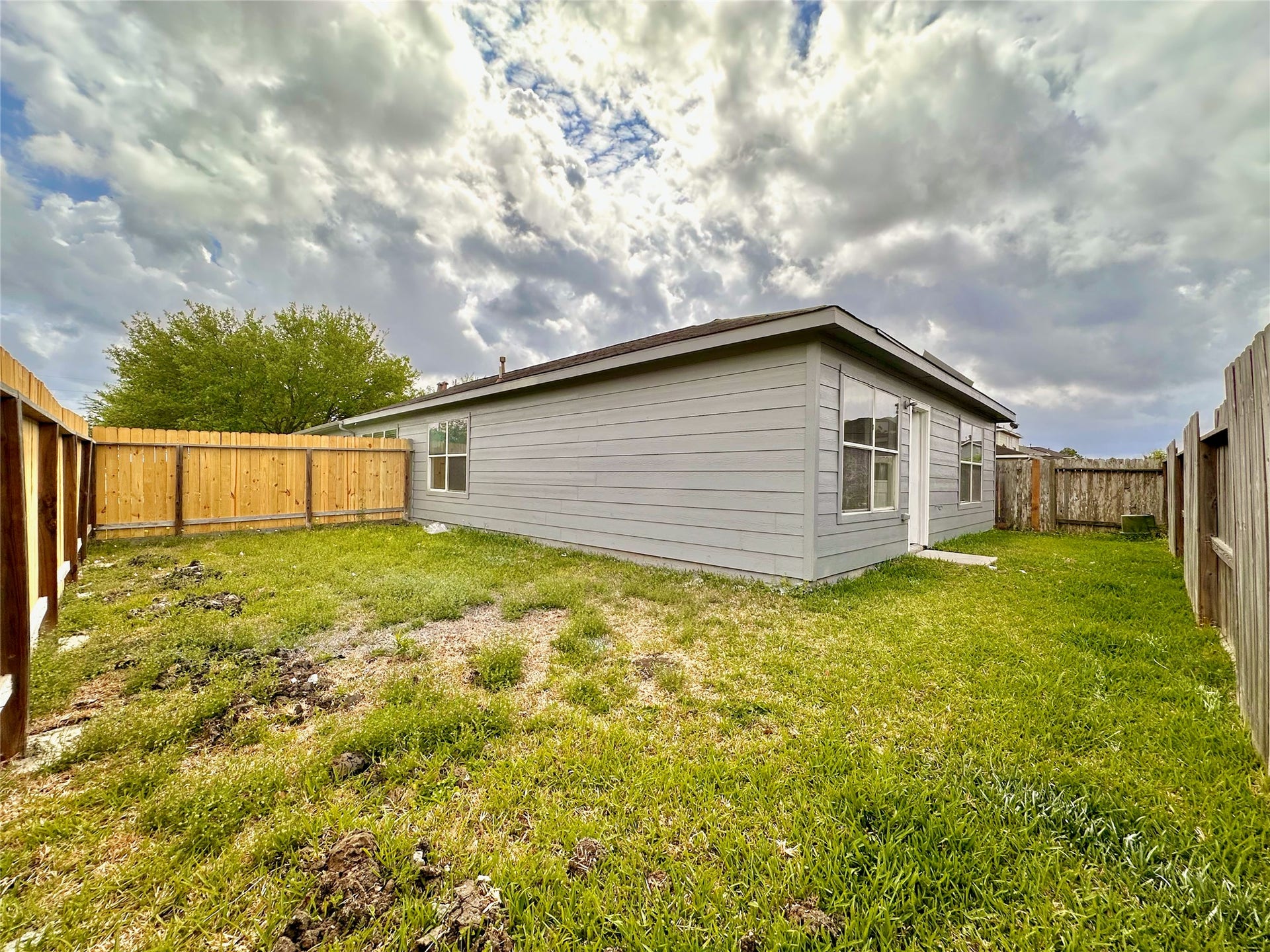 8202 Radial Court, Rosharon, TX 77583