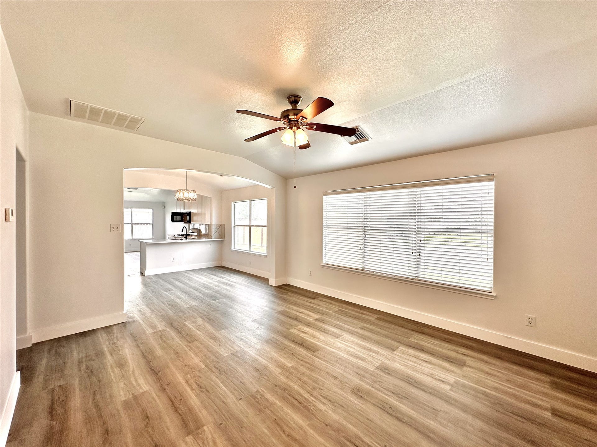 8202 Radial Court, Rosharon, TX 77583