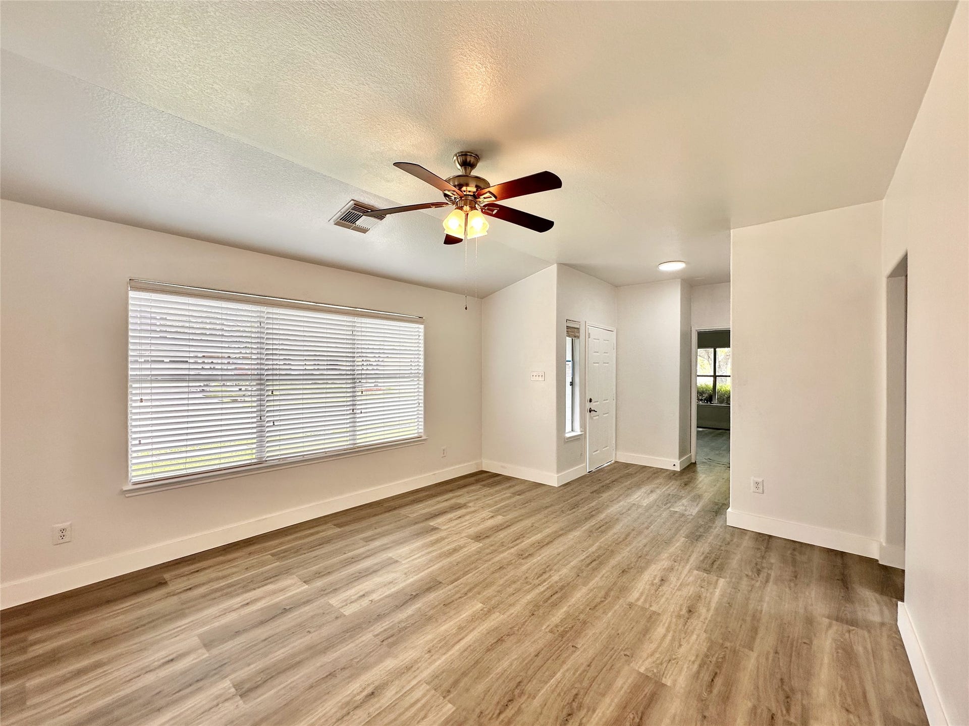 8202 Radial Court, Rosharon, TX 77583