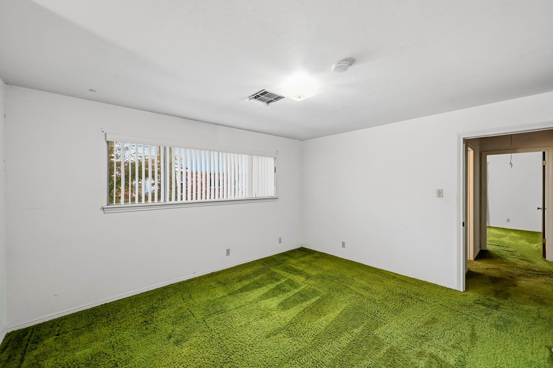 5442 Queensloch Drive, Houston, TX 77096 5442 Queensloch Drive, Houston, TX 77096