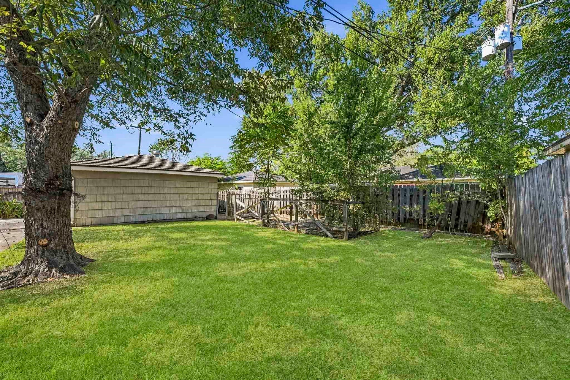 5442 Queensloch Drive, Houston, TX 77096 5442 Queensloch Drive, Houston, TX 77096