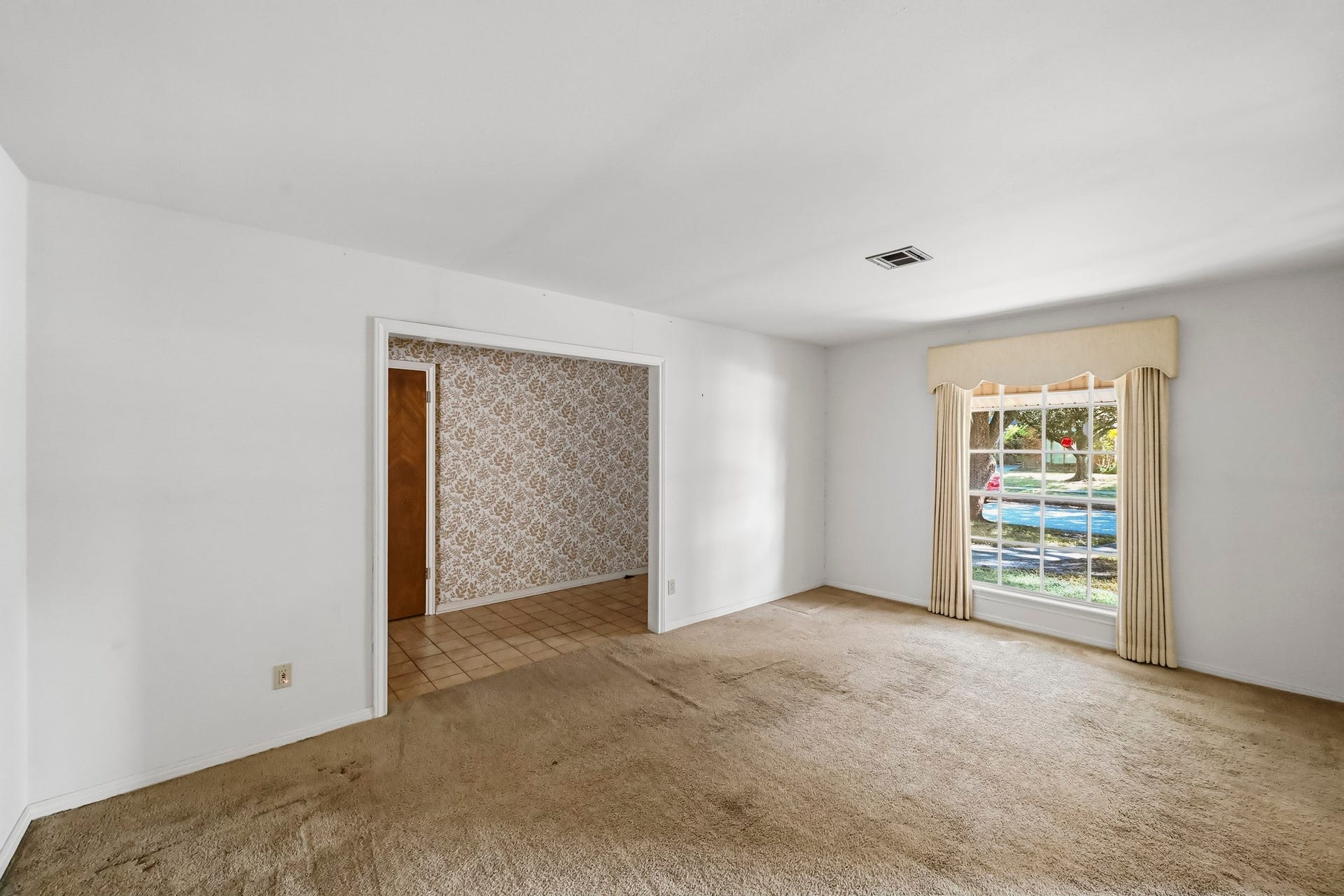 5442 Queensloch Drive, Houston, TX 77096 5442 Queensloch Drive, Houston, TX 77096