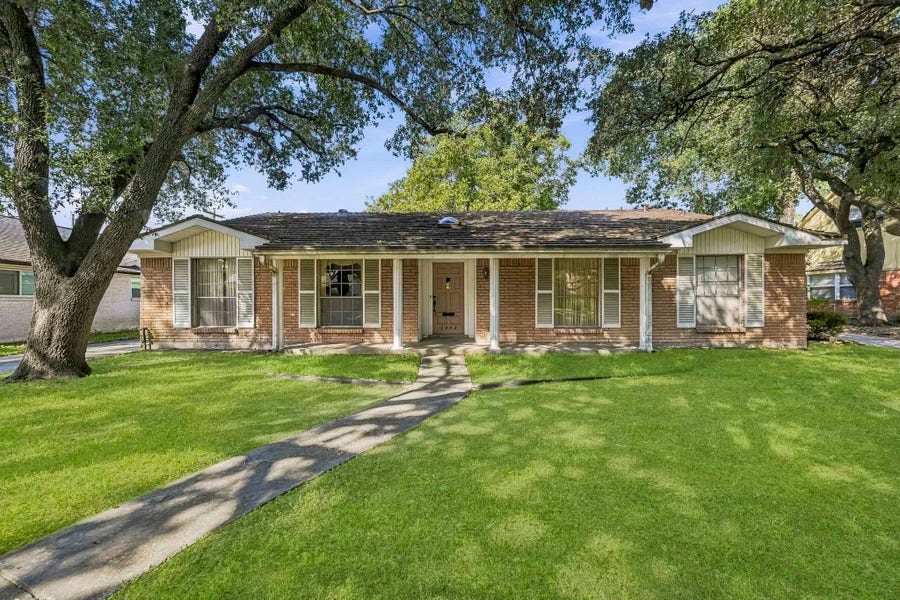 Property photo for 5442 Queensloch Drive, Houston, TX