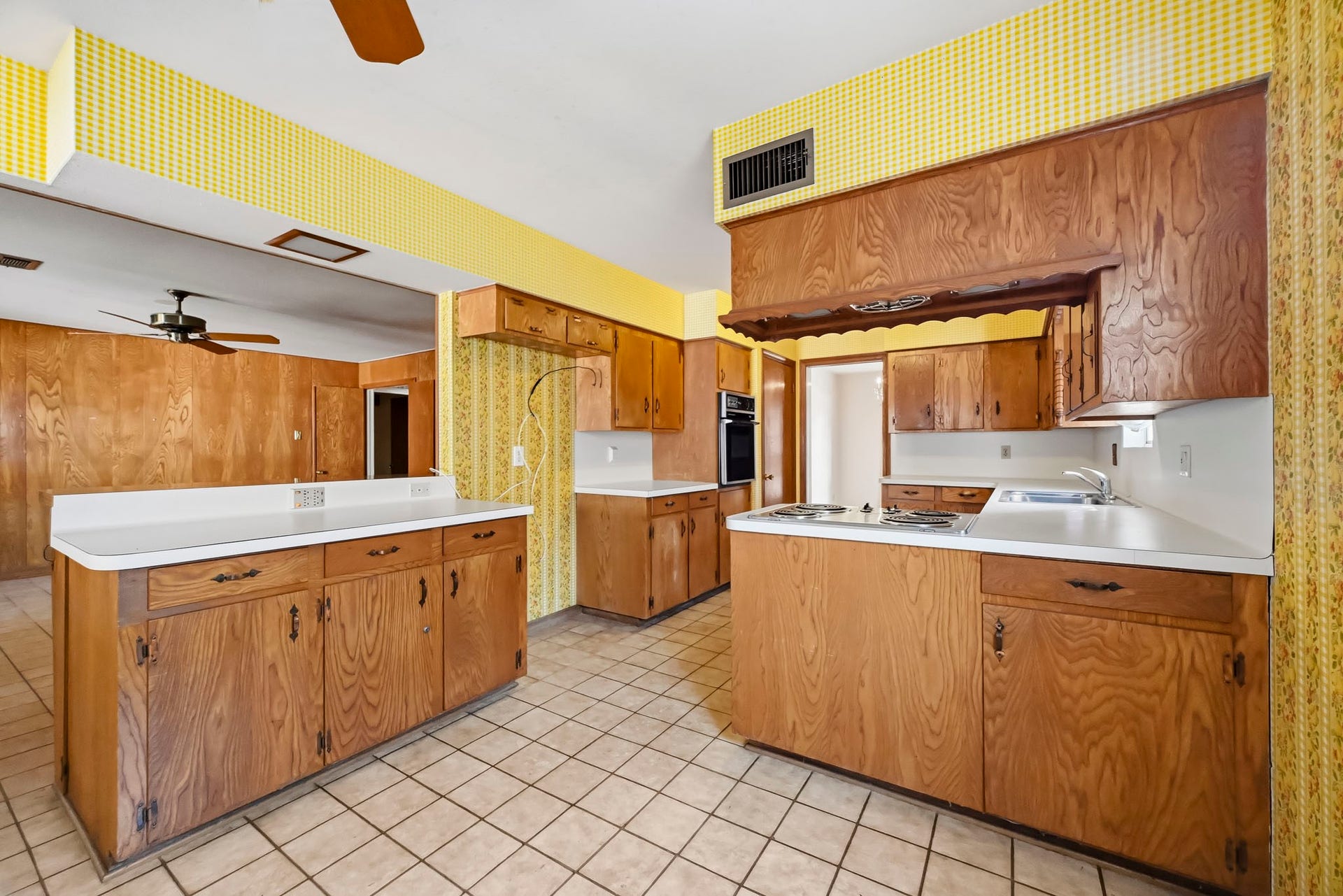 5442 Queensloch Drive, Houston, TX 77096 5442 Queensloch Drive, Houston, TX 77096
