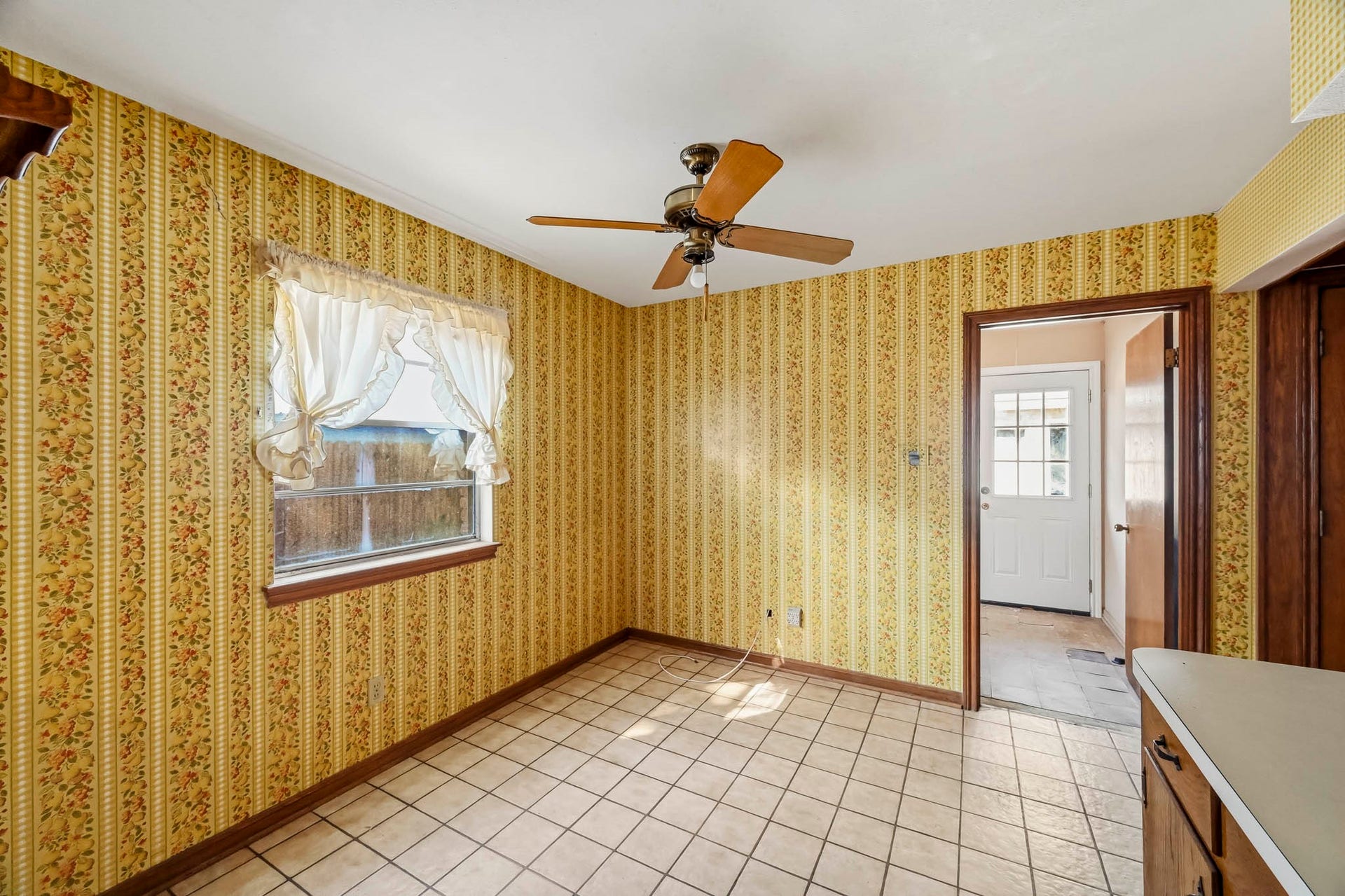 5442 Queensloch Drive, Houston, TX 77096 5442 Queensloch Drive, Houston, TX 77096