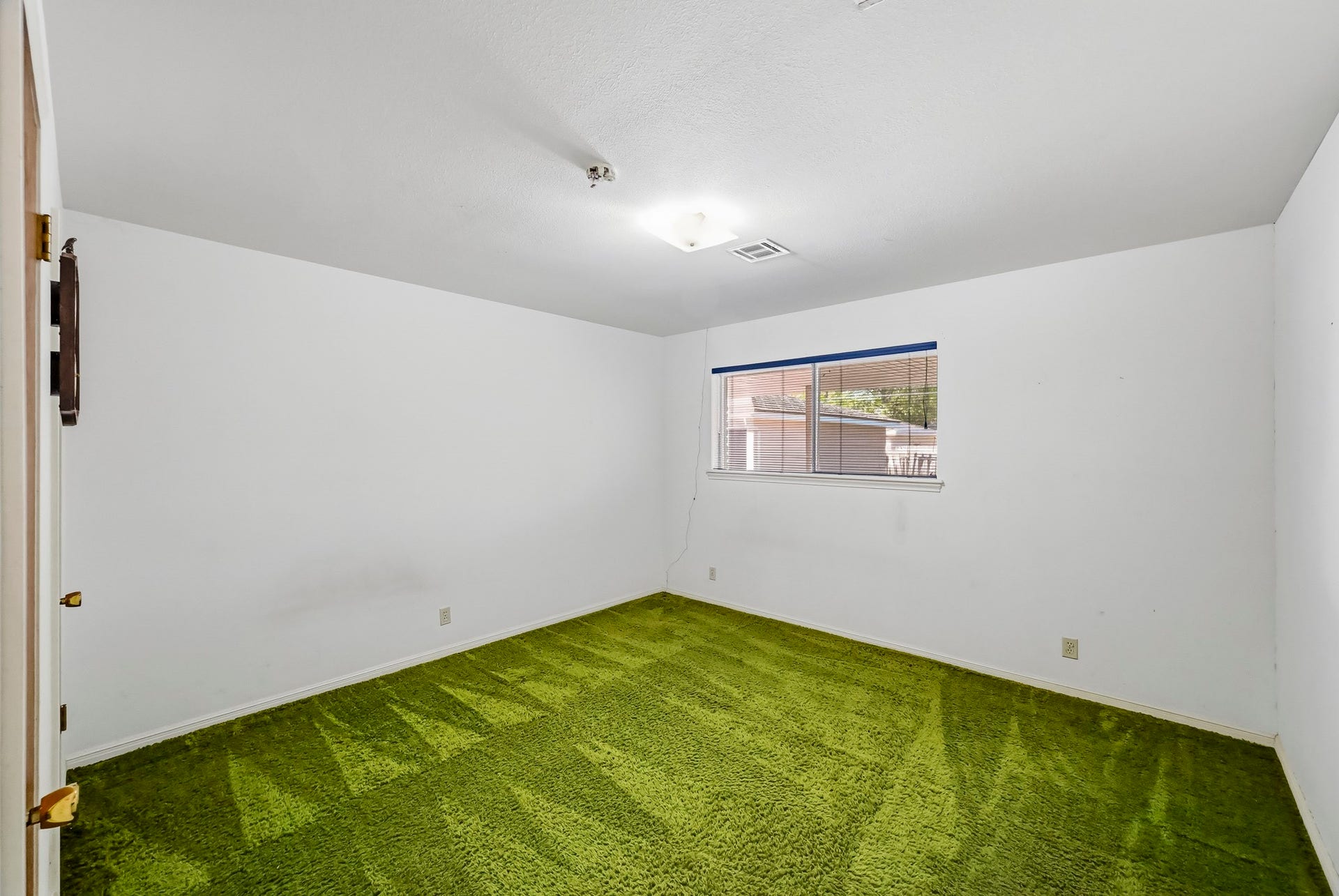 5442 Queensloch Drive, Houston, TX 77096 5442 Queensloch Drive, Houston, TX 77096