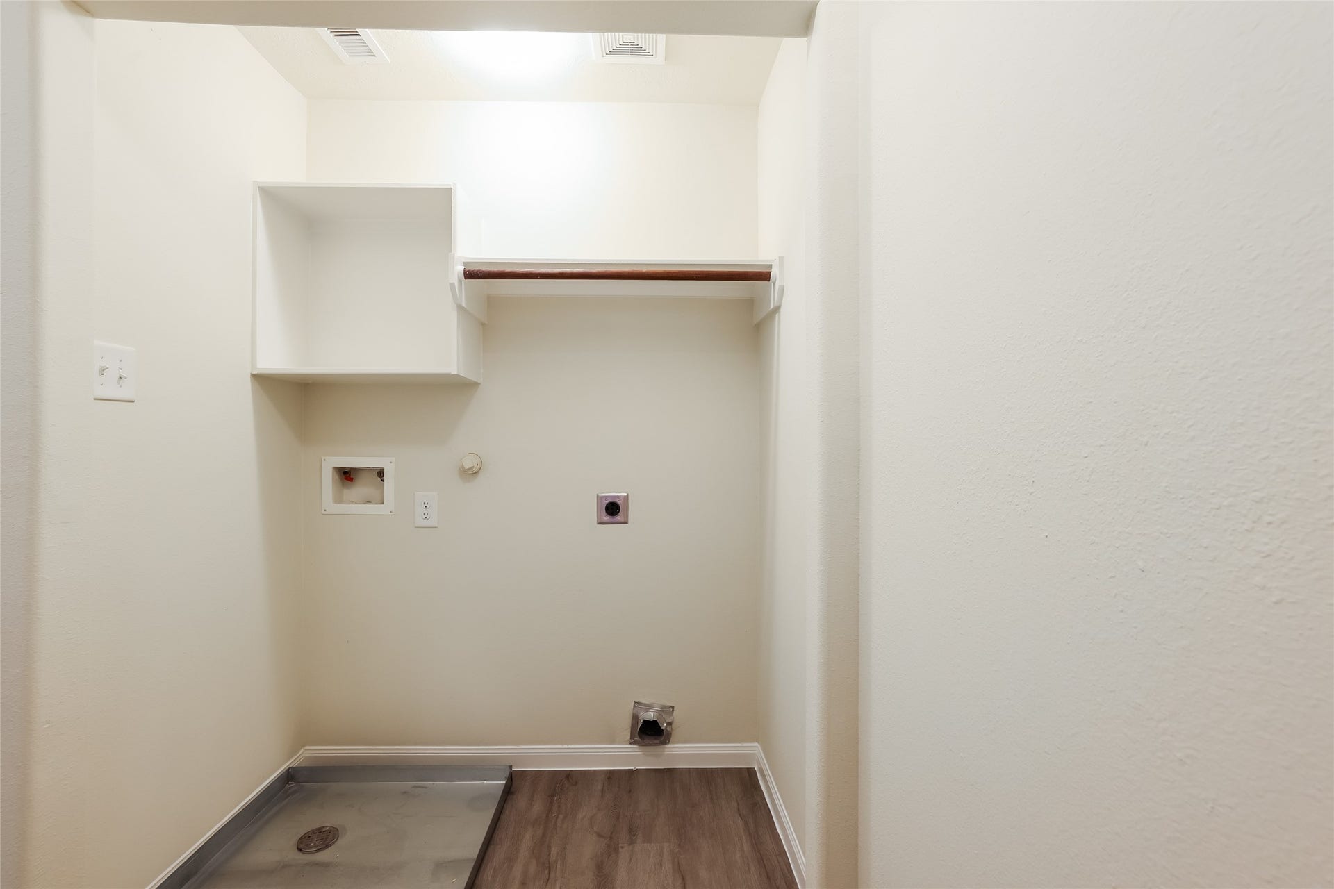 Photos may be representative of the floor plan and not the exact home. Finishes, layout, and features of the actual property for lease may vary.
