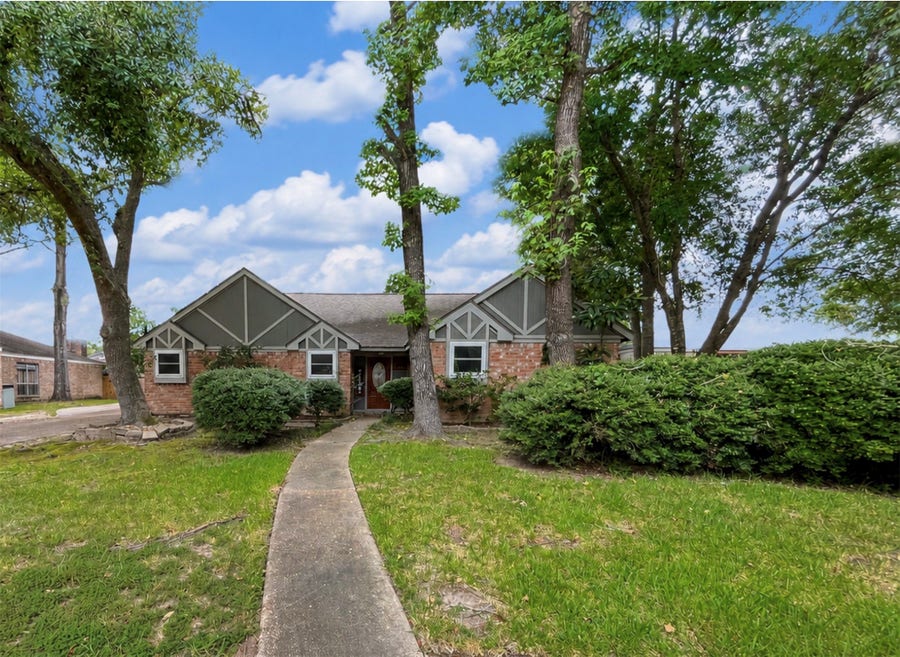 Property photo for 2919 Holly Green Drive, Houston, TX