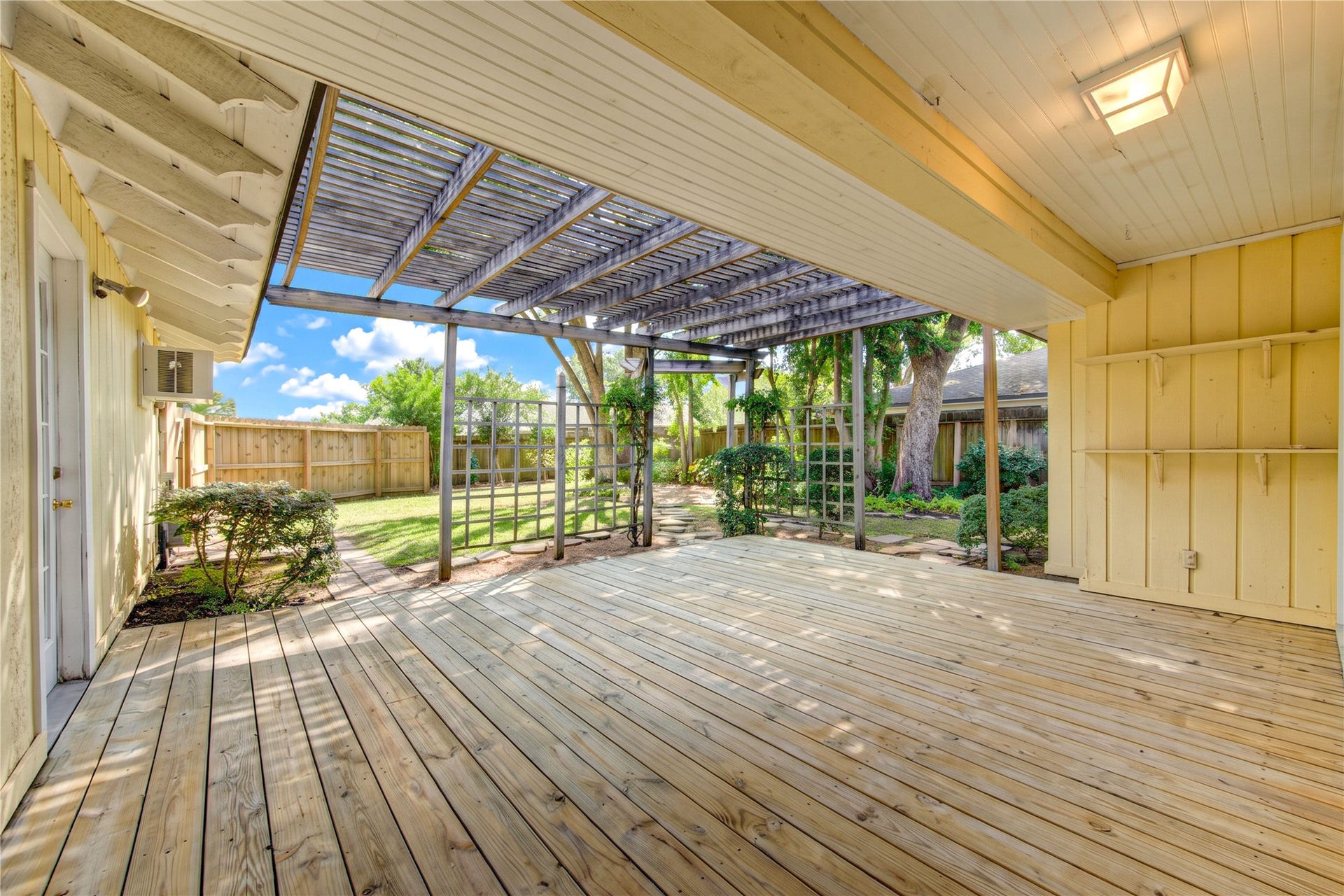10603 Bordley Drive, Houston, TX 77042 10603 Bordley Drive, Houston, TX 77042