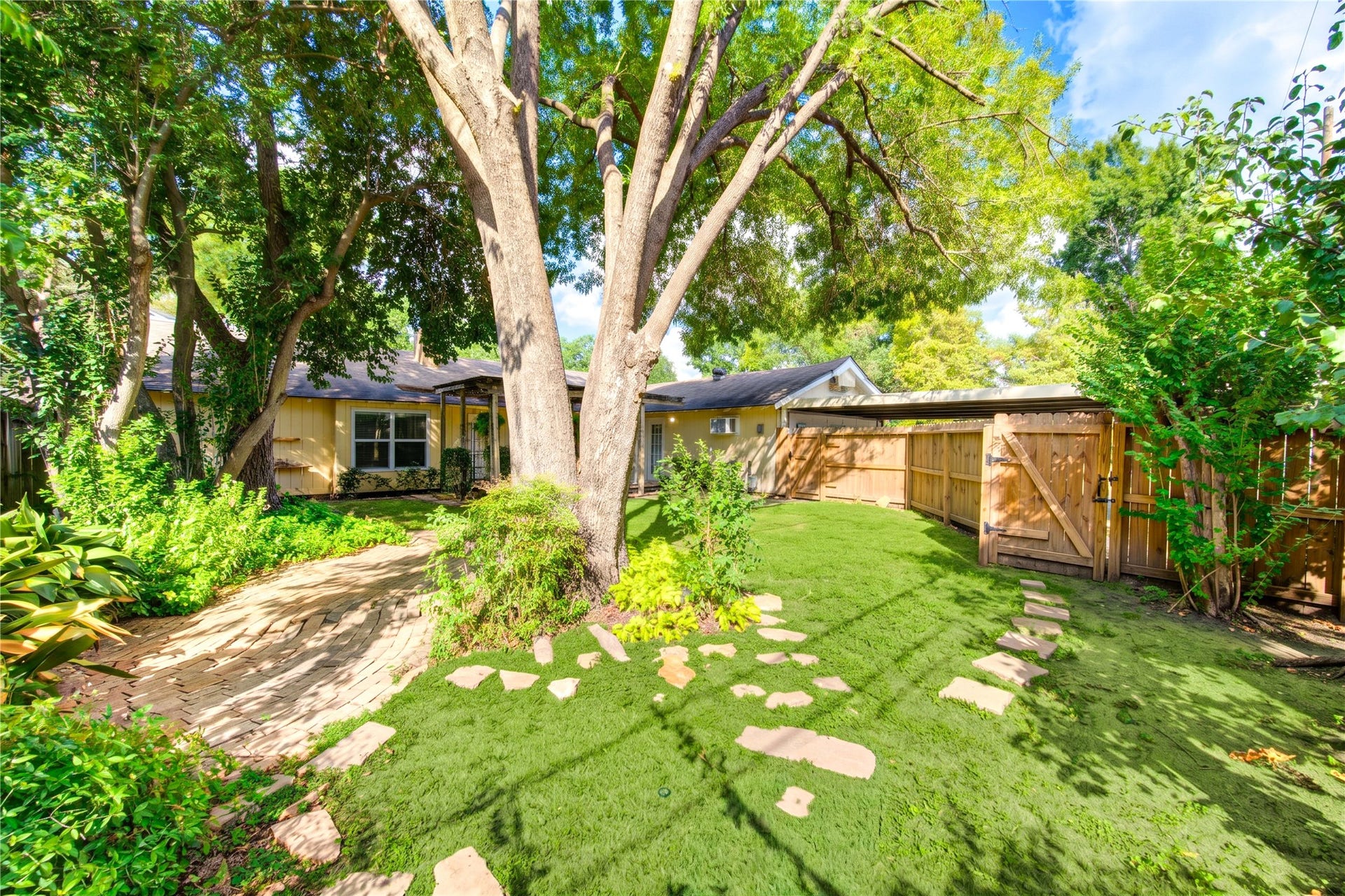 10603 Bordley Drive, Houston, TX 77042 10603 Bordley Drive, Houston, TX 77042