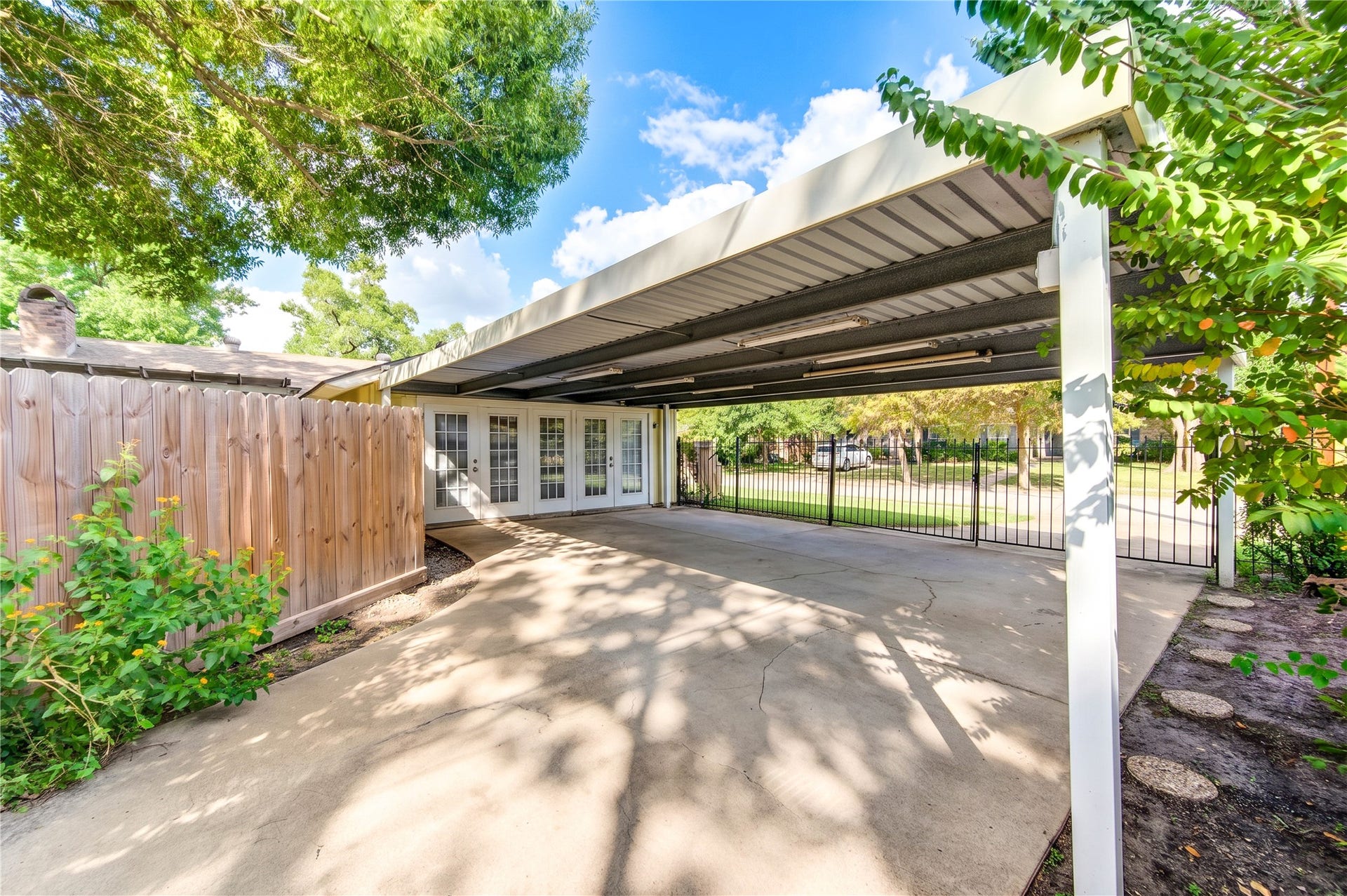 10603 Bordley Drive, Houston, TX 77042 10603 Bordley Drive, Houston, TX 77042