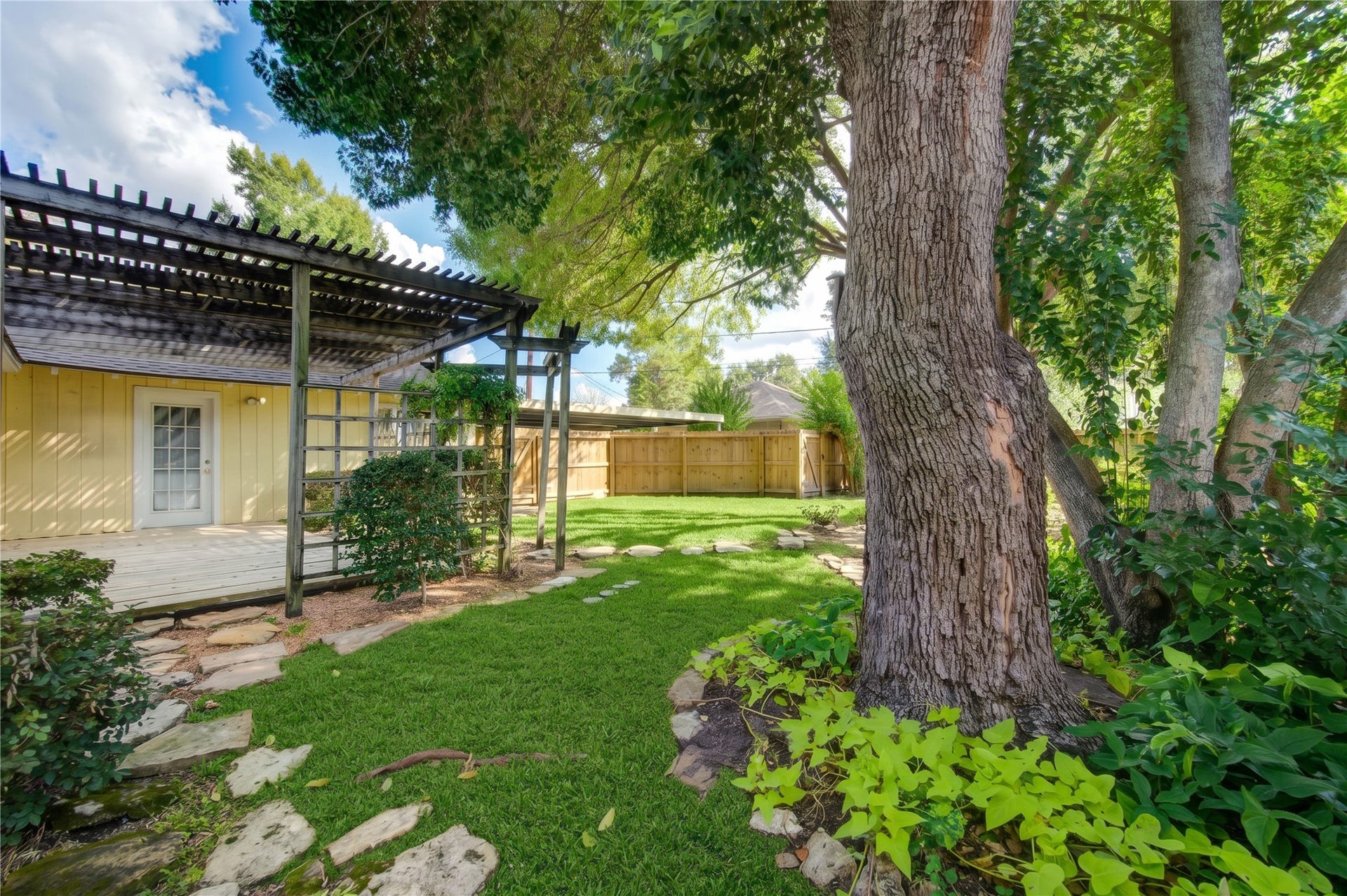 10603 Bordley Drive, Houston, TX 77042 10603 Bordley Drive, Houston, TX 77042