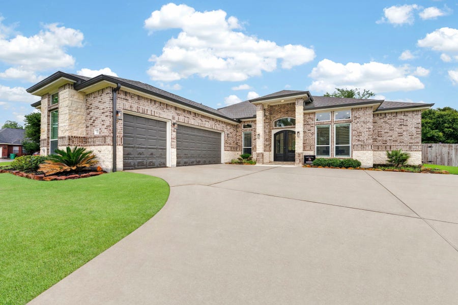 Property photo for 101 Bentwood Drive, Montgomery, TX