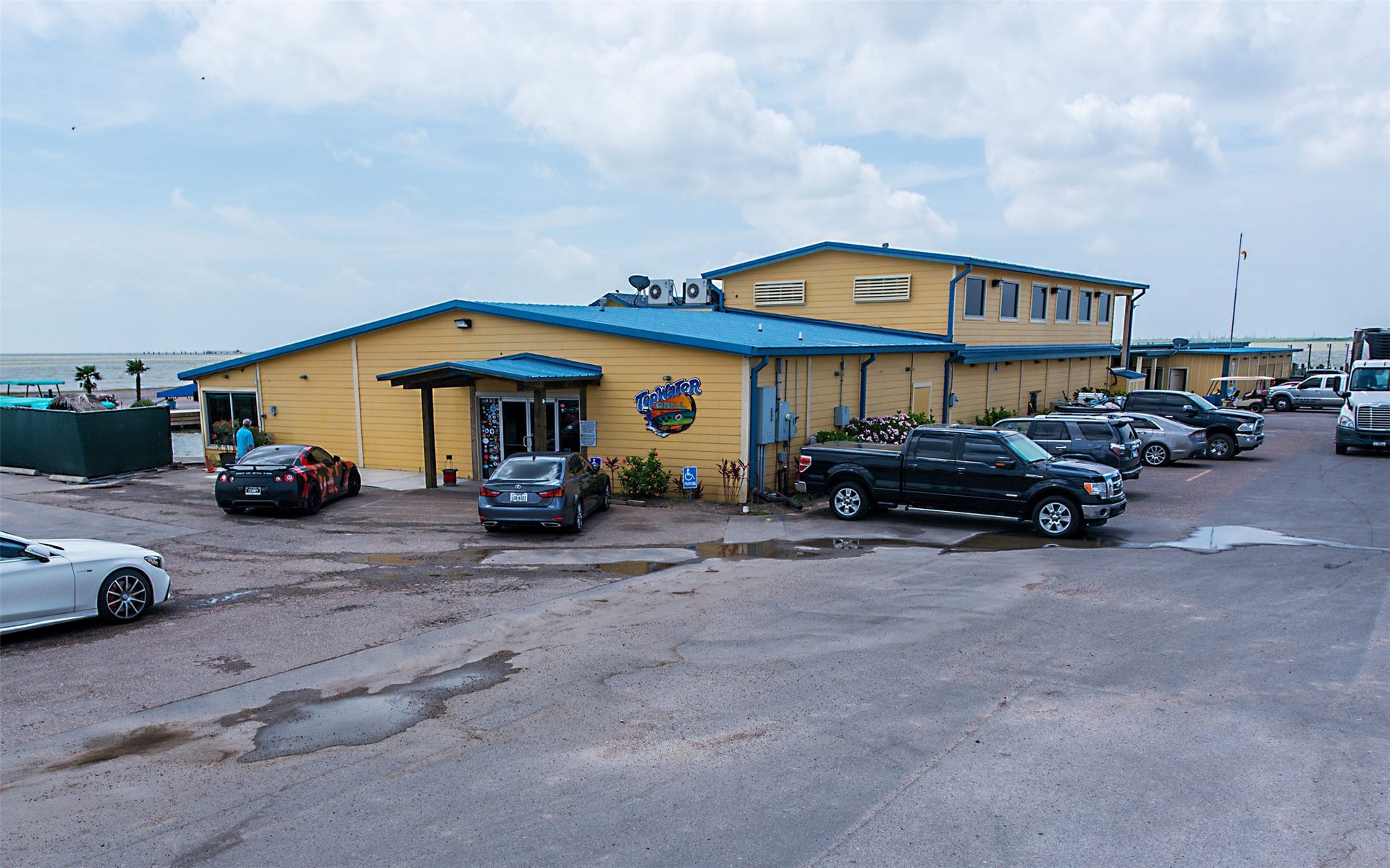 9th & 517 Rd E, San Leon, TX 77539 More great dining!