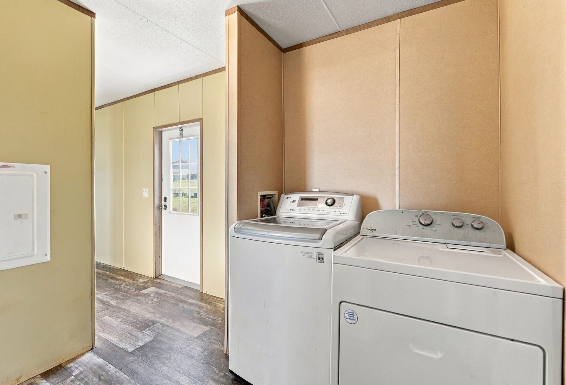2245 Ben Boulevard, Conroe, TX 77306 2245 Ben Boulevard, Conroe, TX 77306