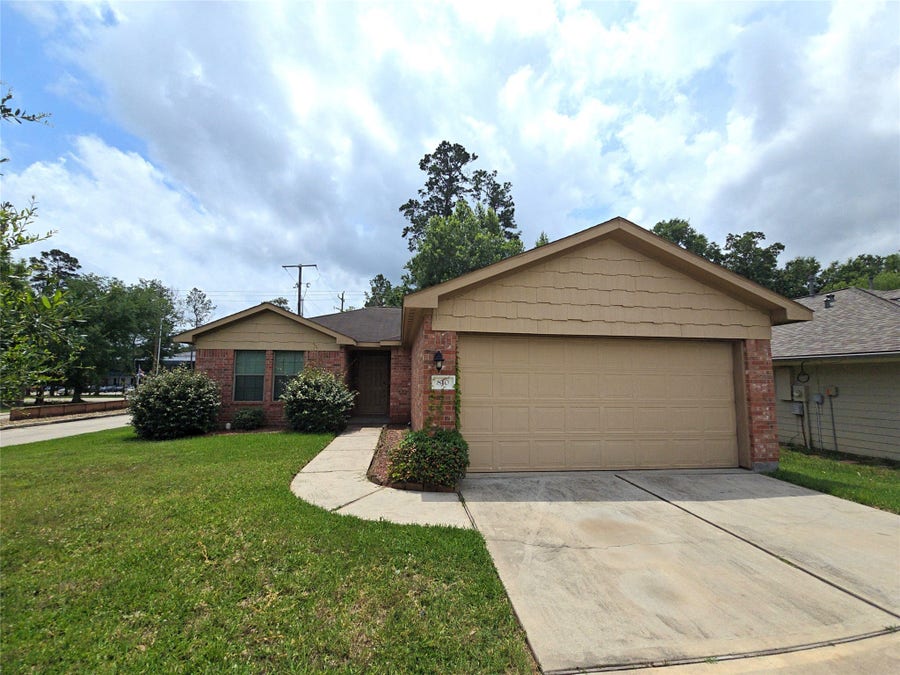 Property photo for 810 Lightningbug Lane, Conroe, TX