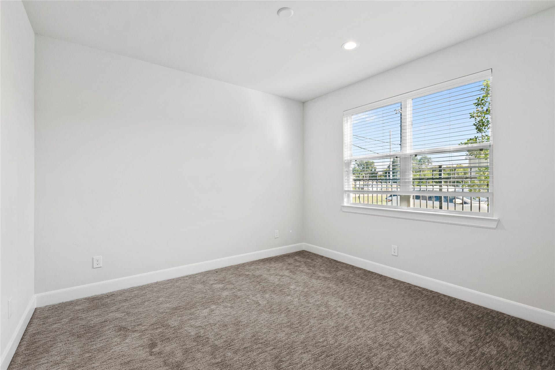 3004 Charline Avenue, Houston, TX 77054 First floor bedroom