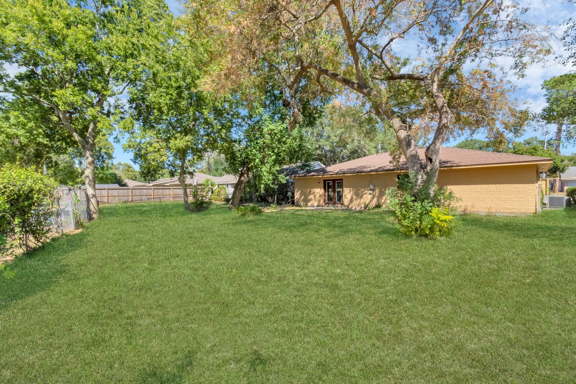 13627 Greenridge Drive, Sugar Land, TX 77498