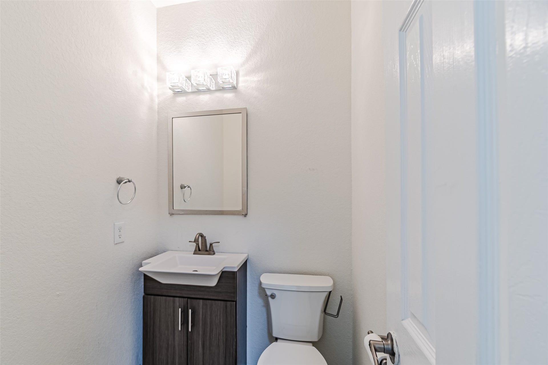 18111 Hillock Glen Lane, Cypress, TX 77429 18111 Hillock Glen Lane, Cypress, TX 77429