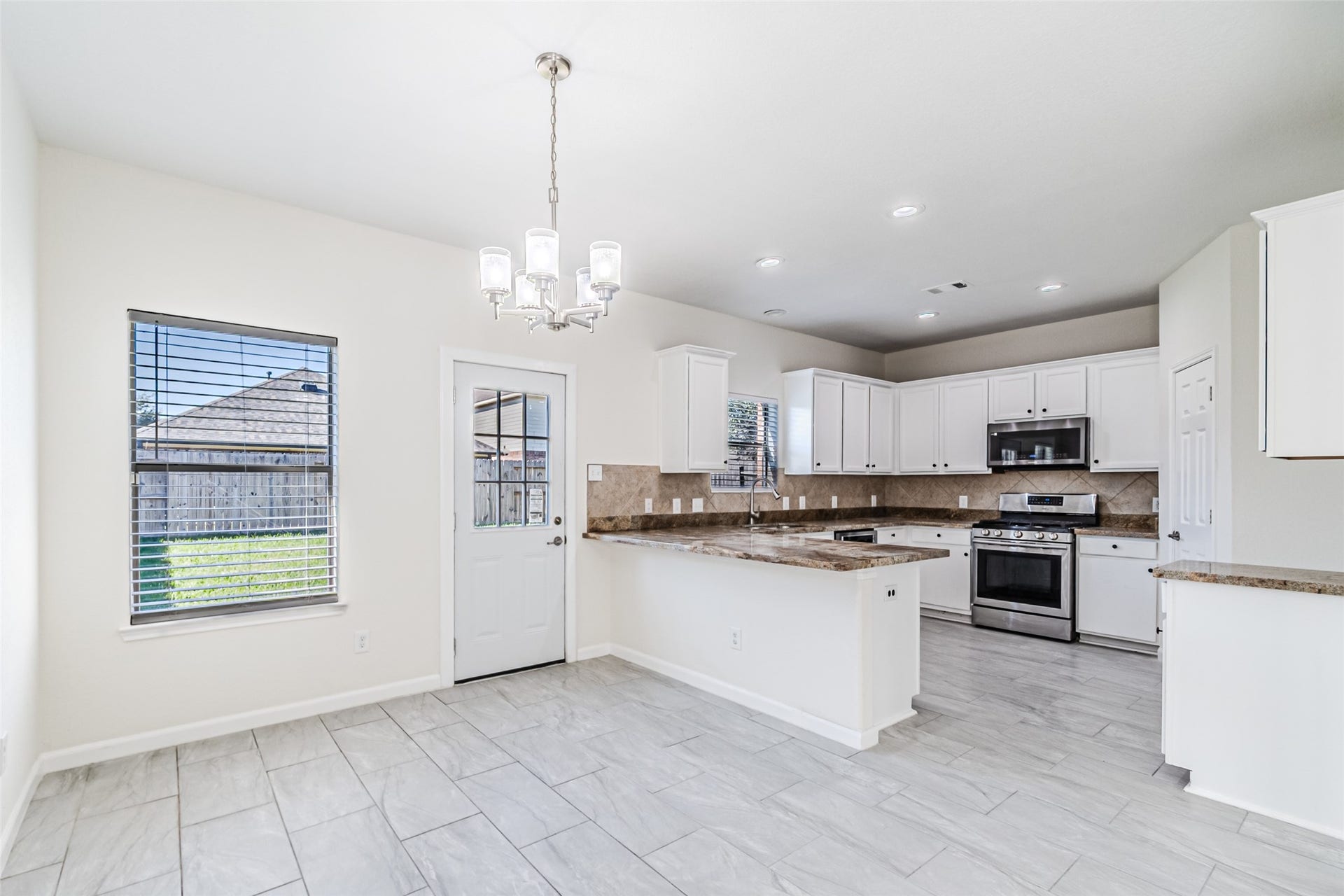 18111 Hillock Glen Lane, Cypress, TX 77429 18111 Hillock Glen Lane, Cypress, TX 77429
