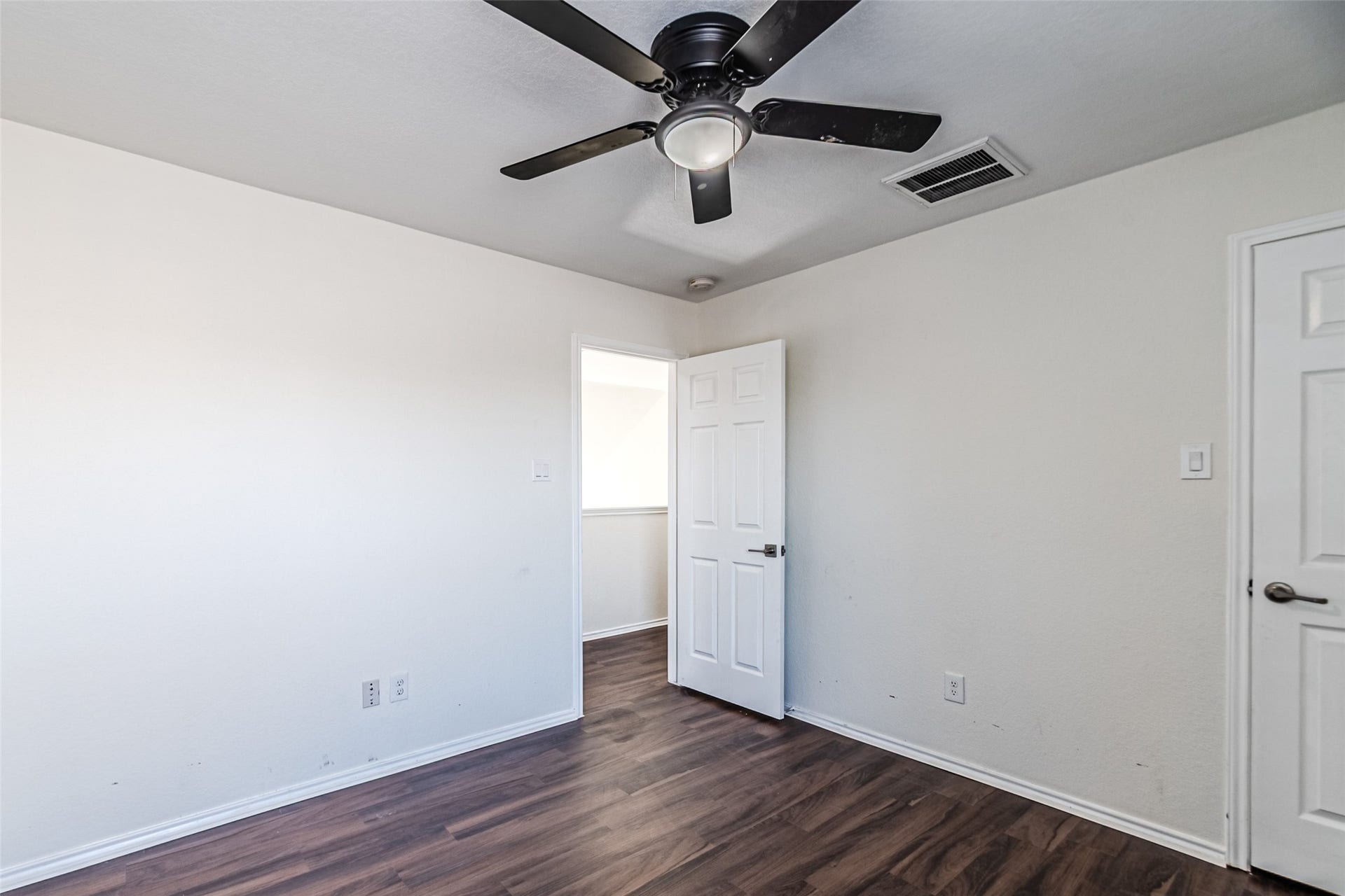 18111 Hillock Glen Lane, Cypress, TX 77429 18111 Hillock Glen Lane, Cypress, TX 77429