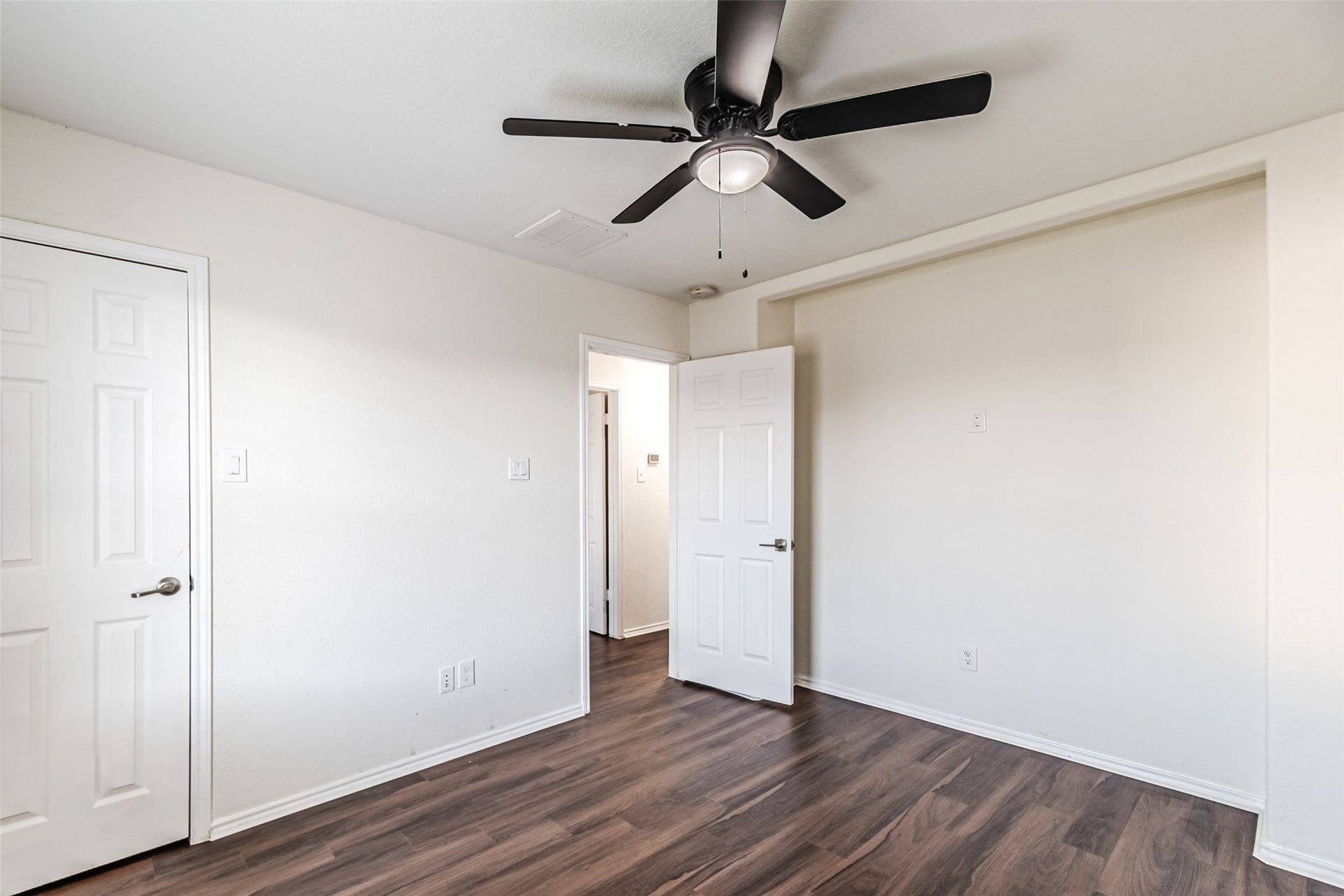 18111 Hillock Glen Lane, Cypress, TX 77429 18111 Hillock Glen Lane, Cypress, TX 77429