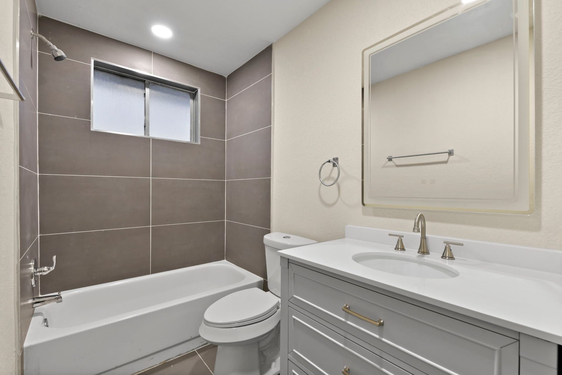 2322 Aprilmont Drive, Sugar Land, TX 77498 2322 Aprilmont Drive, Sugar Land, TX 77498