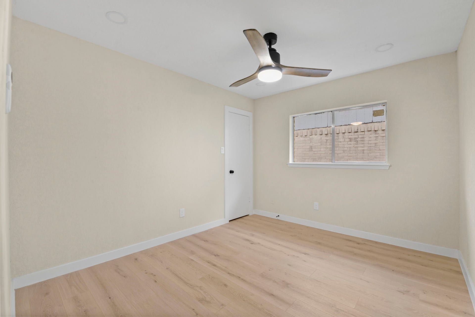 2322 Aprilmont Drive, Sugar Land, TX 77498 2322 Aprilmont Drive, Sugar Land, TX 77498