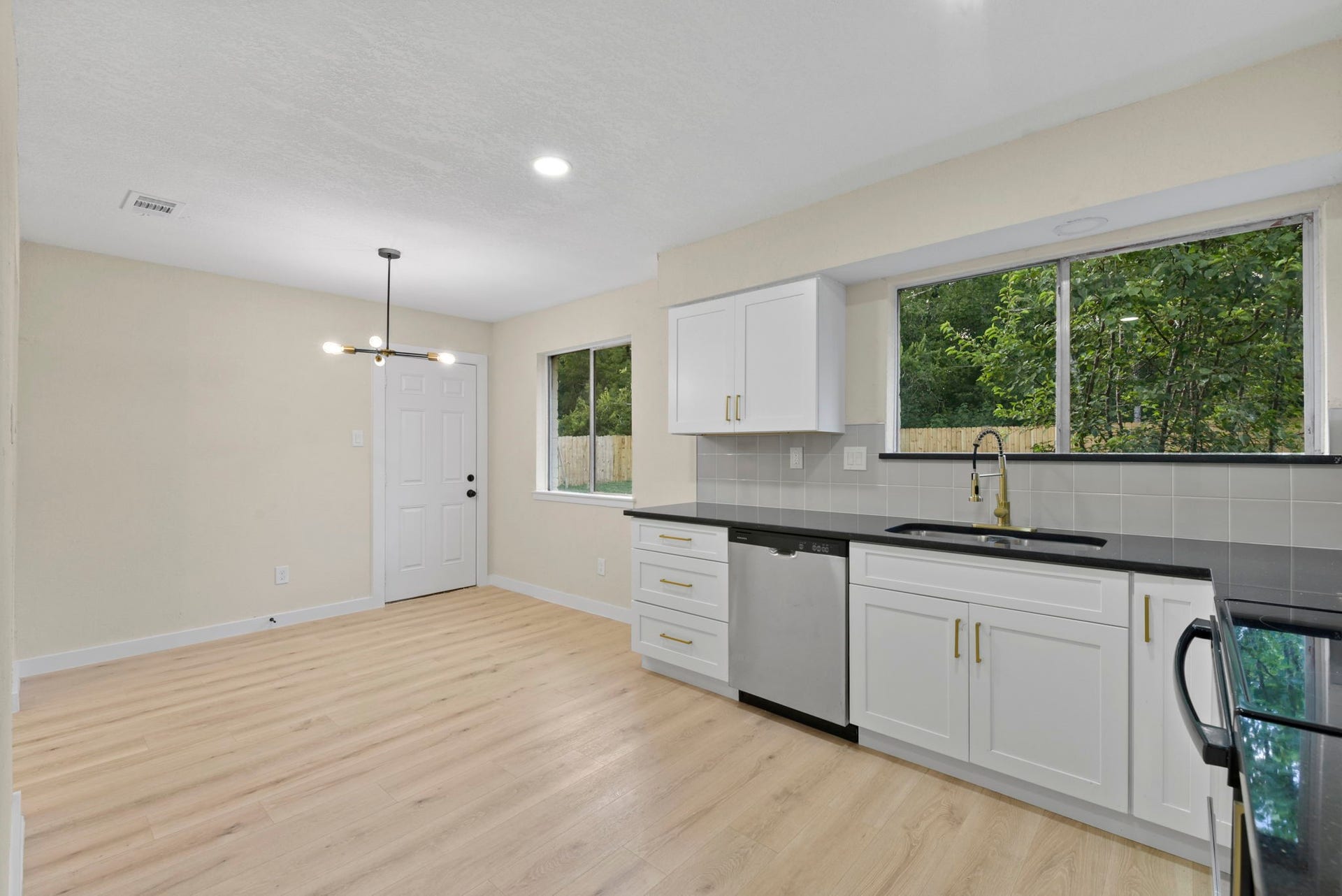 2322 Aprilmont Drive, Sugar Land, TX 77498 2322 Aprilmont Drive, Sugar Land, TX 77498