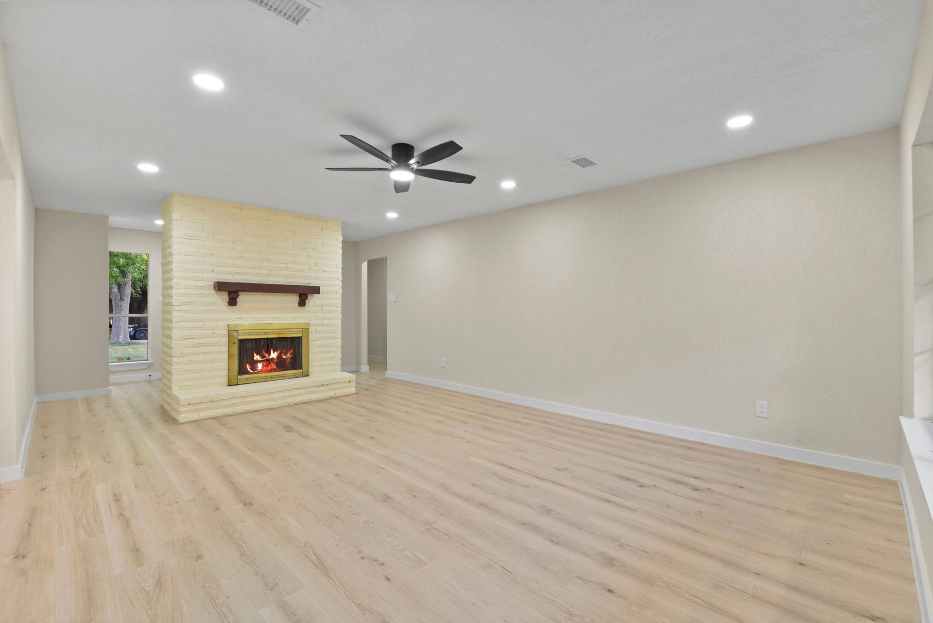 2322 Aprilmont Drive, Sugar Land, TX 77498 2322 Aprilmont Drive, Sugar Land, TX 77498