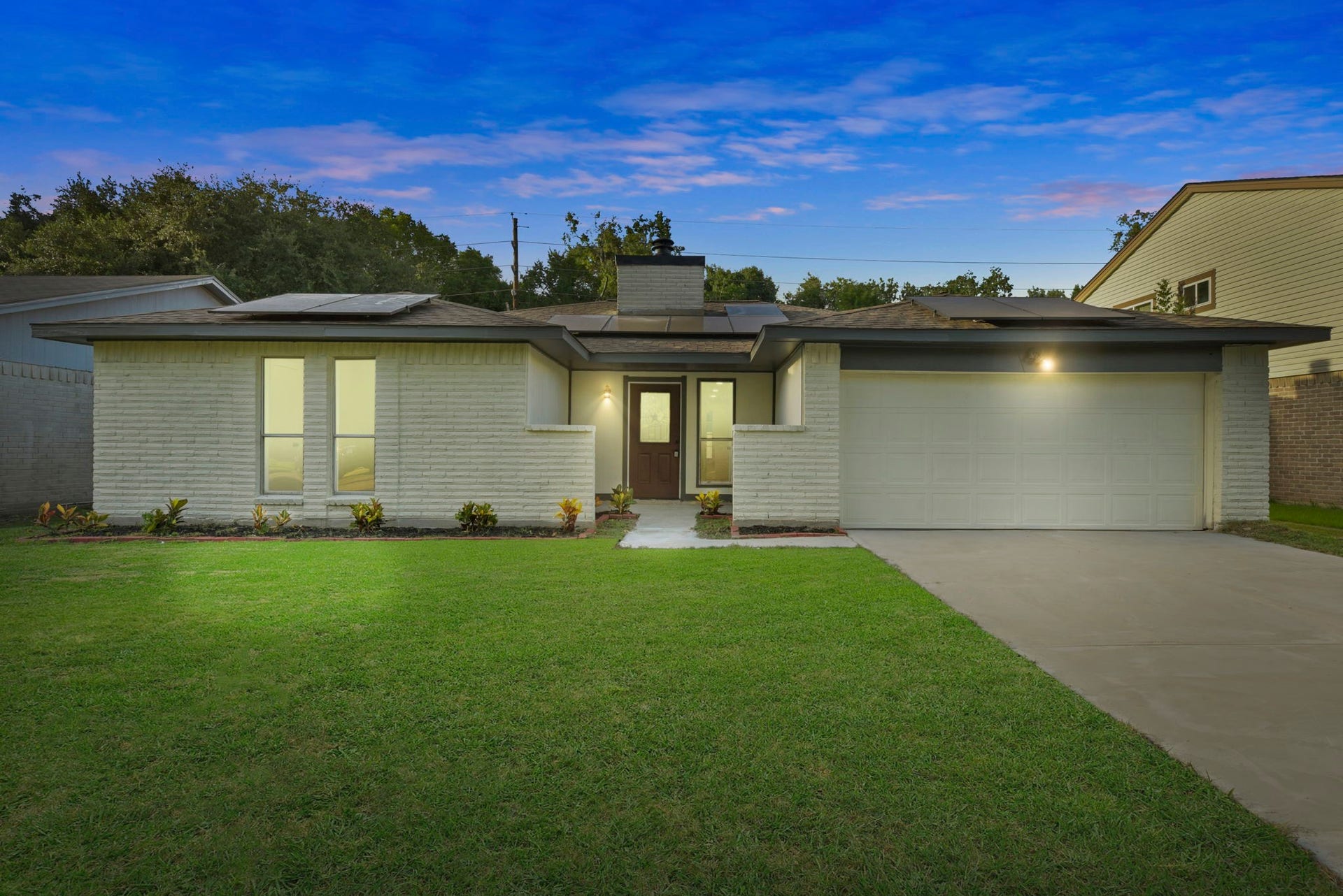 2322 Aprilmont Drive, Sugar Land, TX 77498 2322 Aprilmont Drive, Sugar Land, TX 77498
