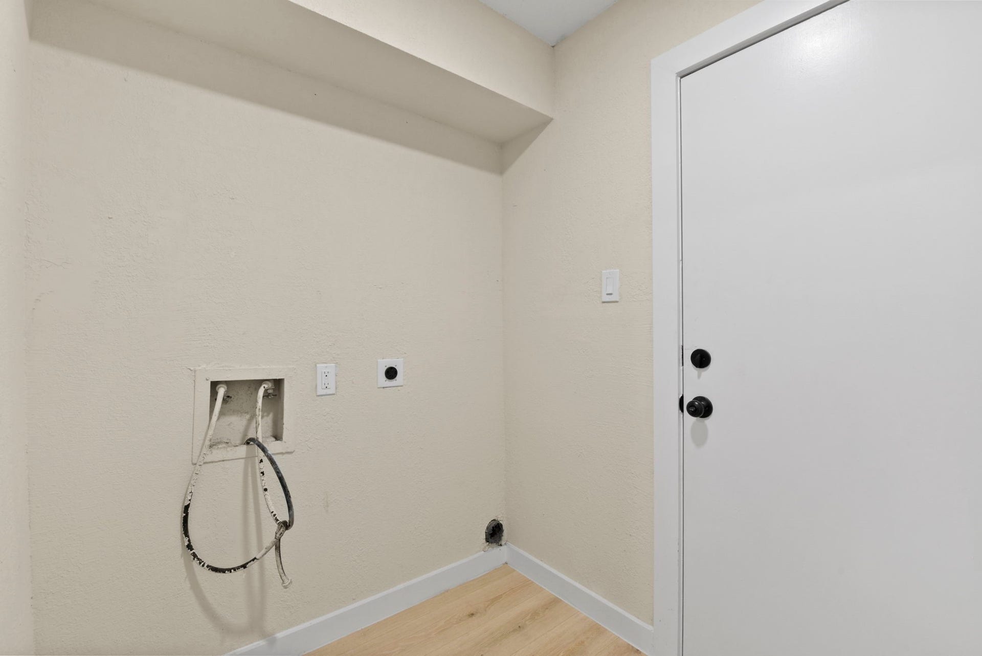 2322 Aprilmont Drive, Sugar Land, TX 77498 2322 Aprilmont Drive, Sugar Land, TX 77498