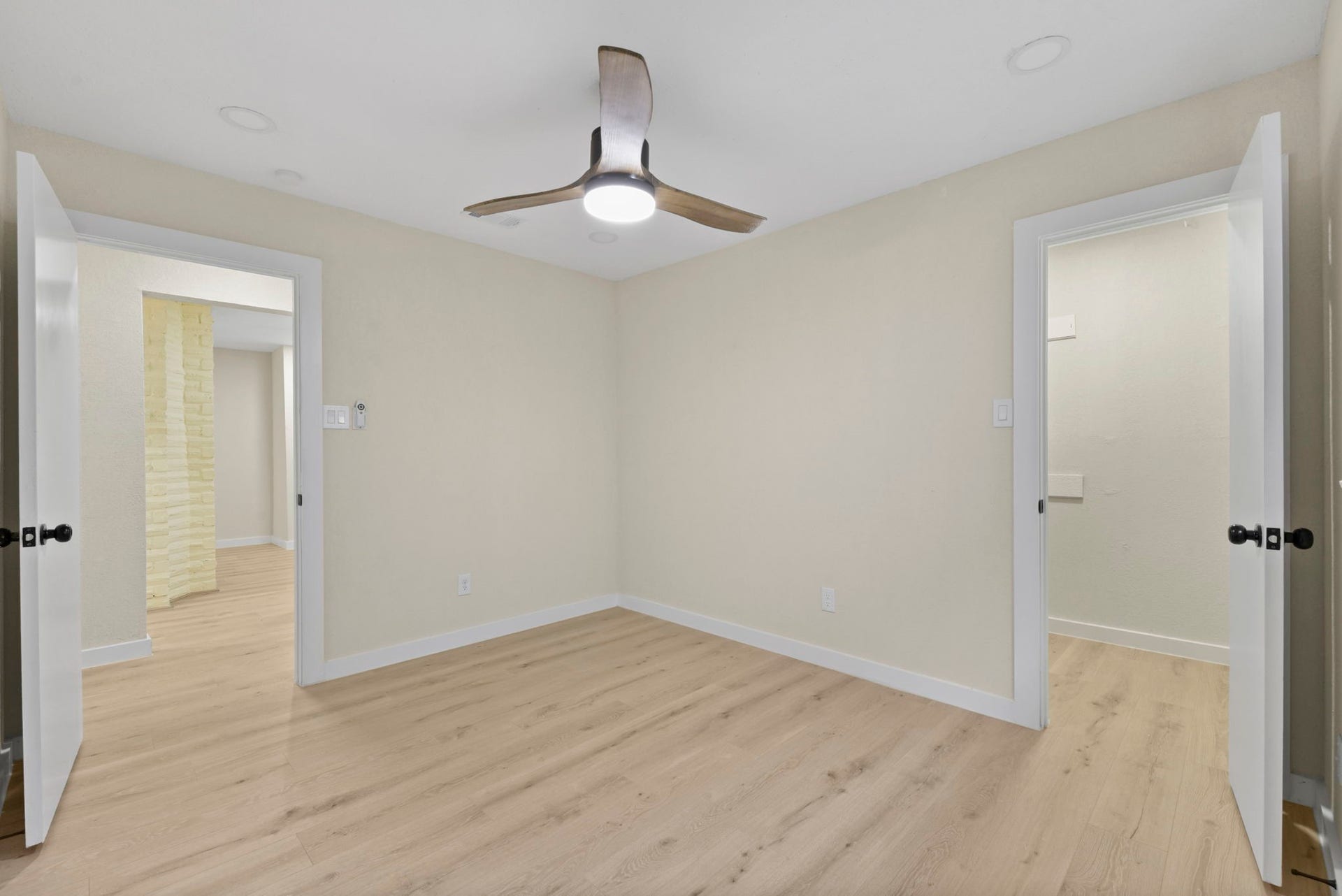2322 Aprilmont Drive, Sugar Land, TX 77498 2322 Aprilmont Drive, Sugar Land, TX 77498