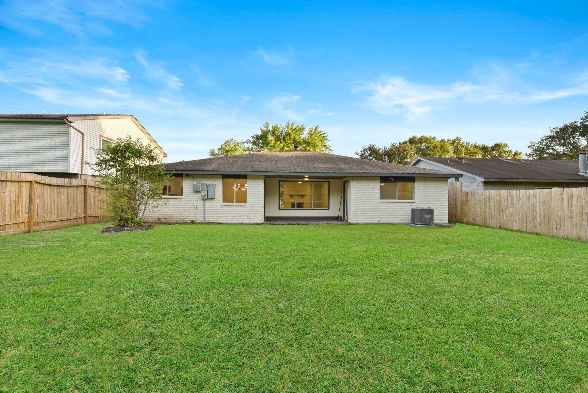 2322 Aprilmont Drive, Sugar Land, TX 77498 2322 Aprilmont Drive, Sugar Land, TX 77498