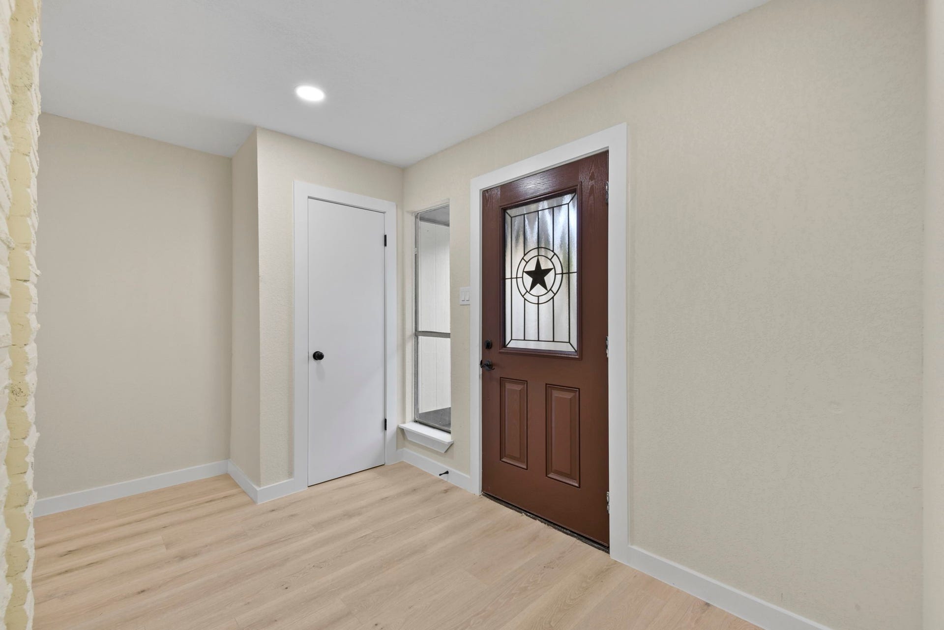 2322 Aprilmont Drive, Sugar Land, TX 77498 2322 Aprilmont Drive, Sugar Land, TX 77498